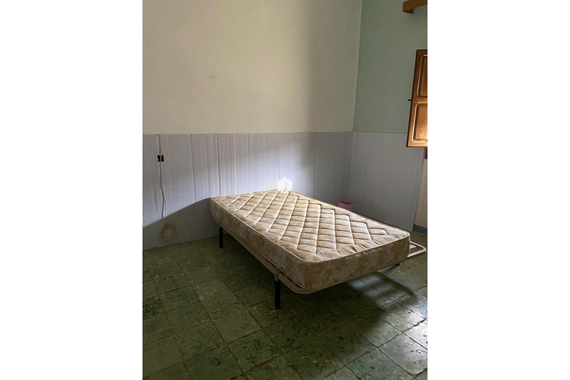 Z drugiej ręki - Szalet -
Jacarilla - Jacarilla - Town