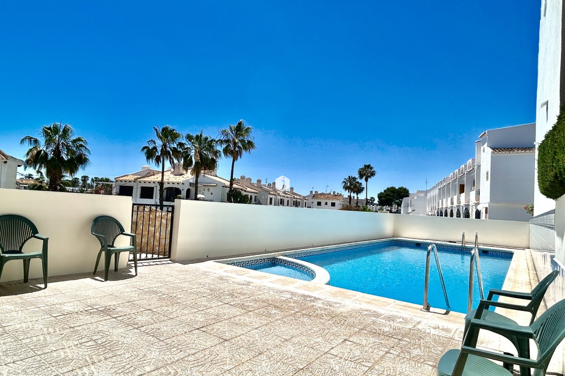 Z drugiej ręki - Szalet -
La Zenia - Costa Blanca
