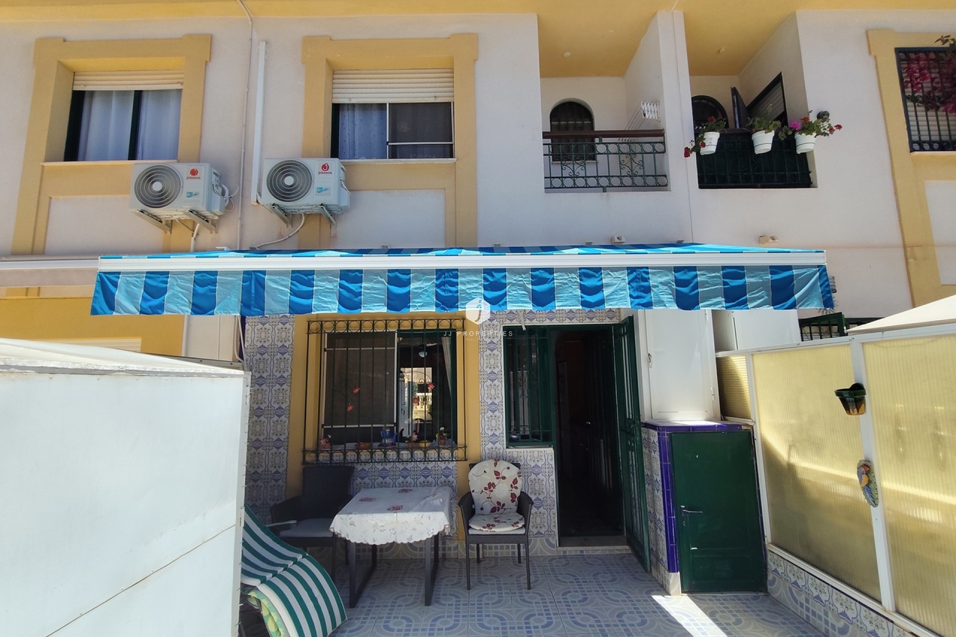 Z drugiej ręki - Szalet -
La Zenia - Costa Blanca
