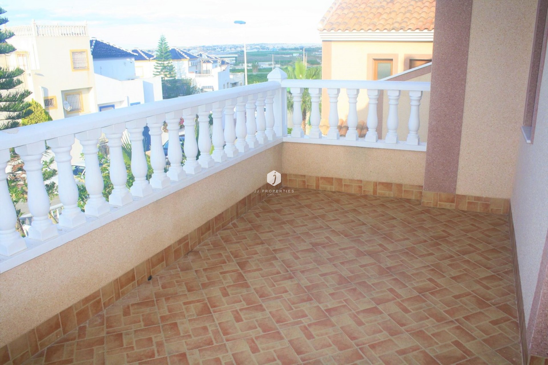 Z drugiej ręki - Szalet -
Los Altos - Costa Blanca