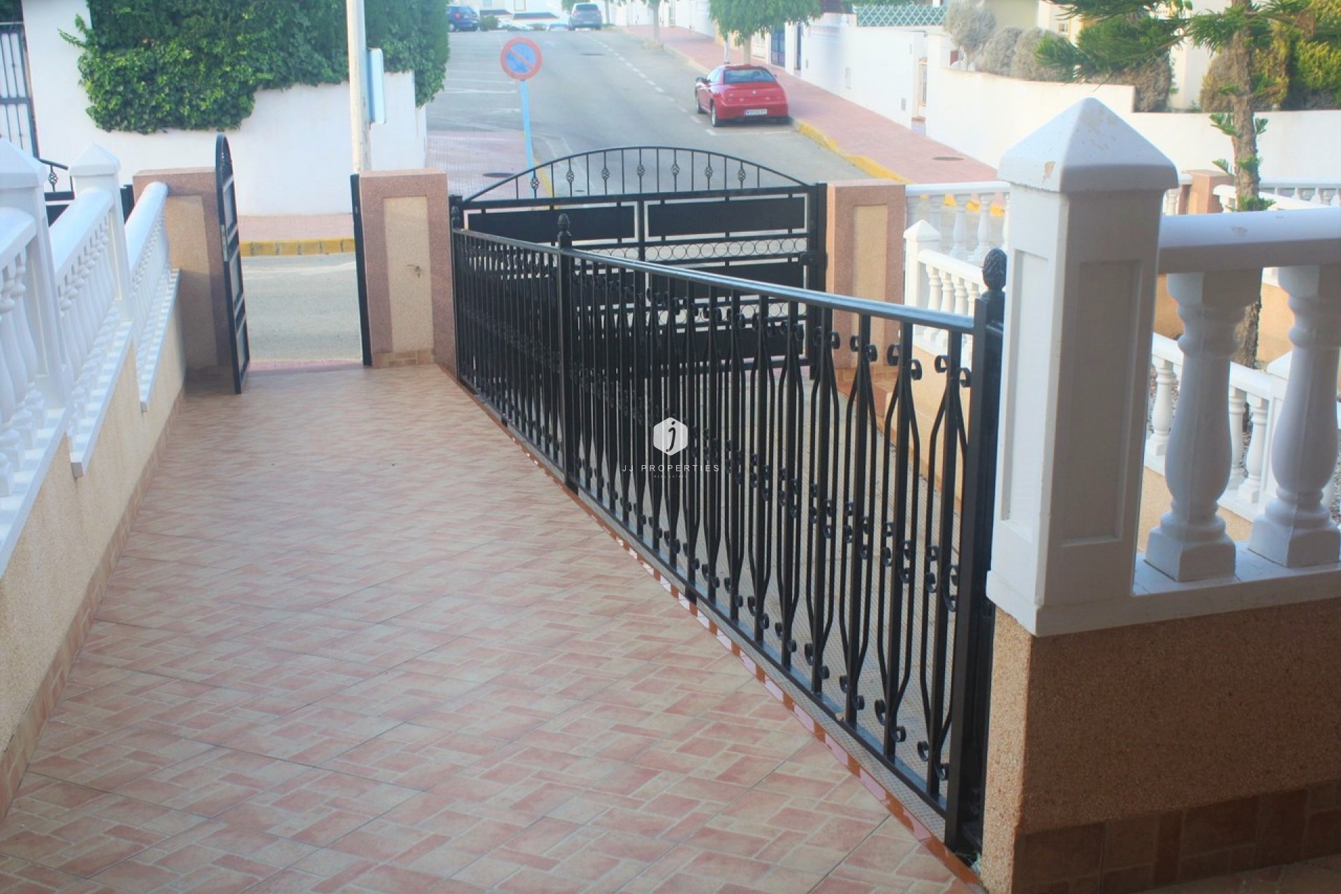 Z drugiej ręki - Szalet -
Los Altos - Costa Blanca