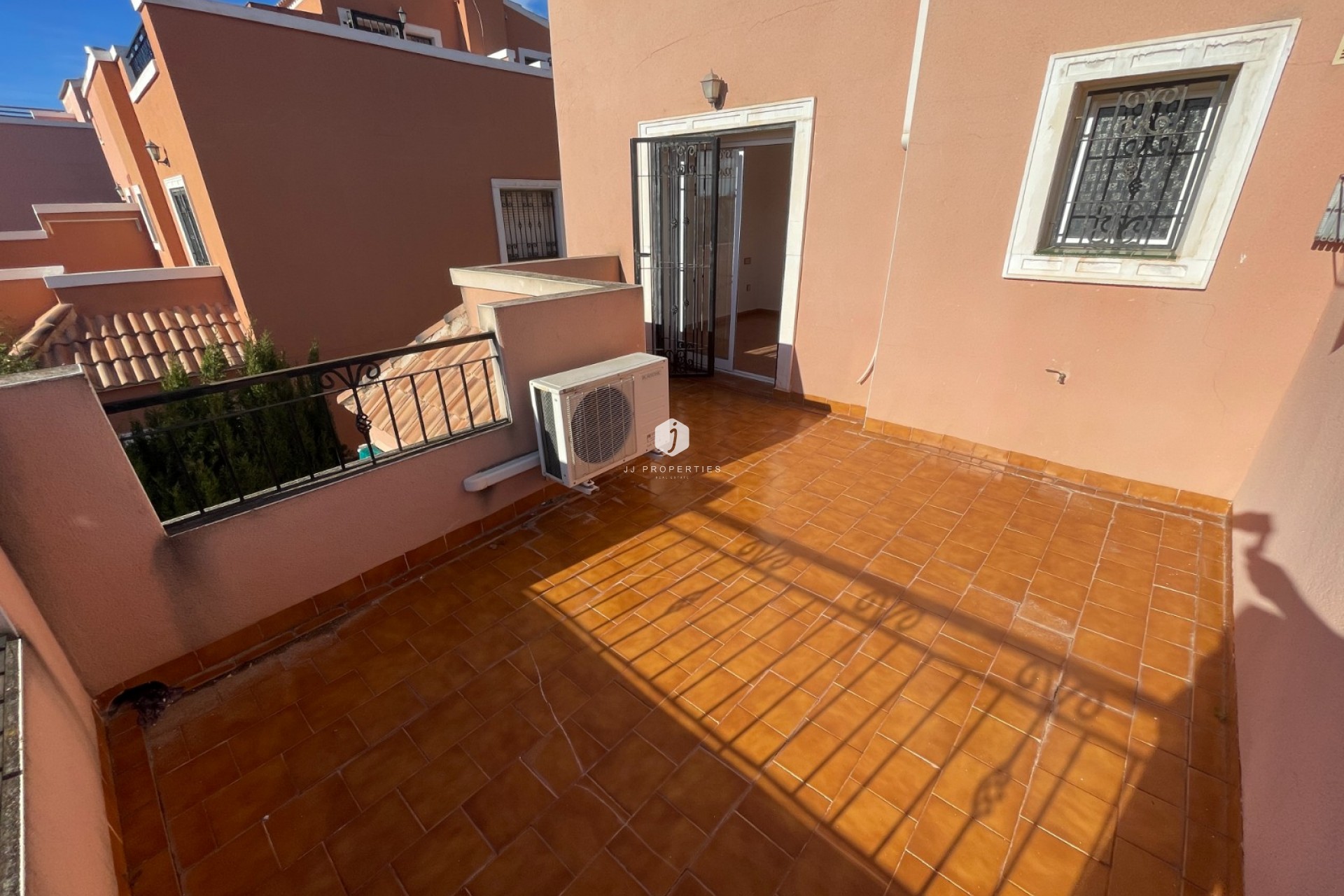 Z drugiej ręki - Szalet -
Los Montesinos - Costa Blanca