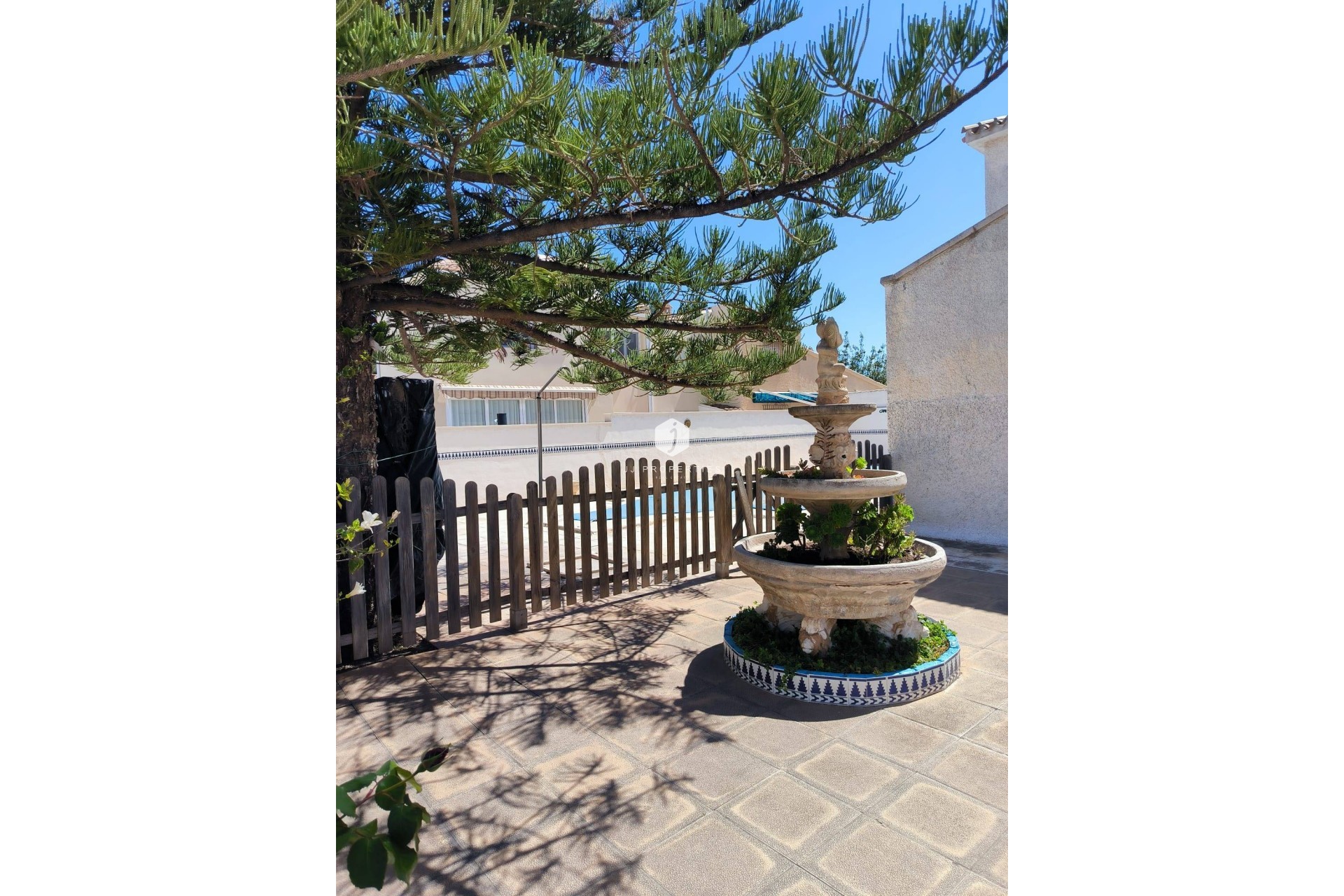 Z drugiej ręki - Szalet -
Orihuela Costa - Cabo Roig