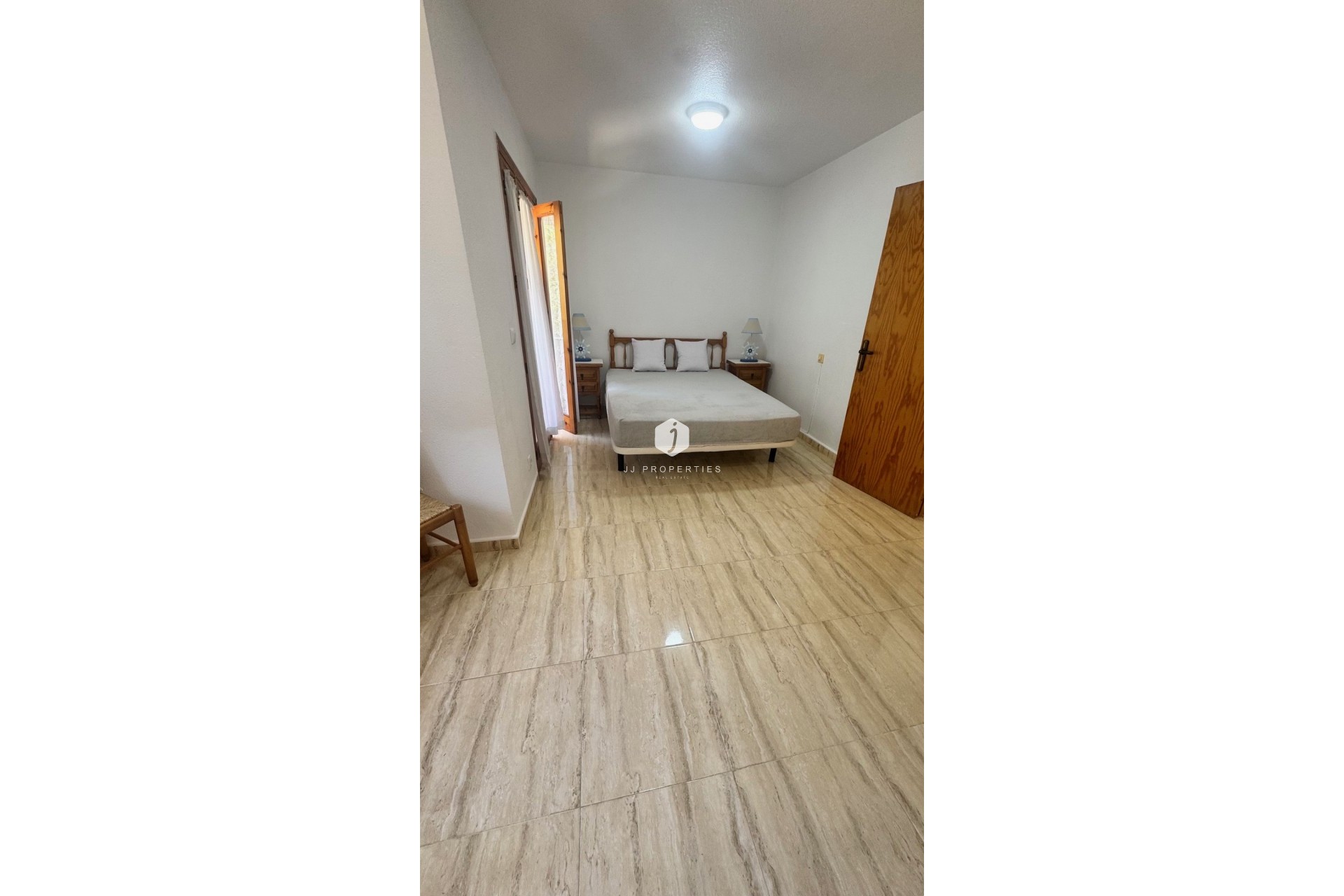 Z drugiej ręki - Szalet -
Orihuela Costa - Costa Blanca