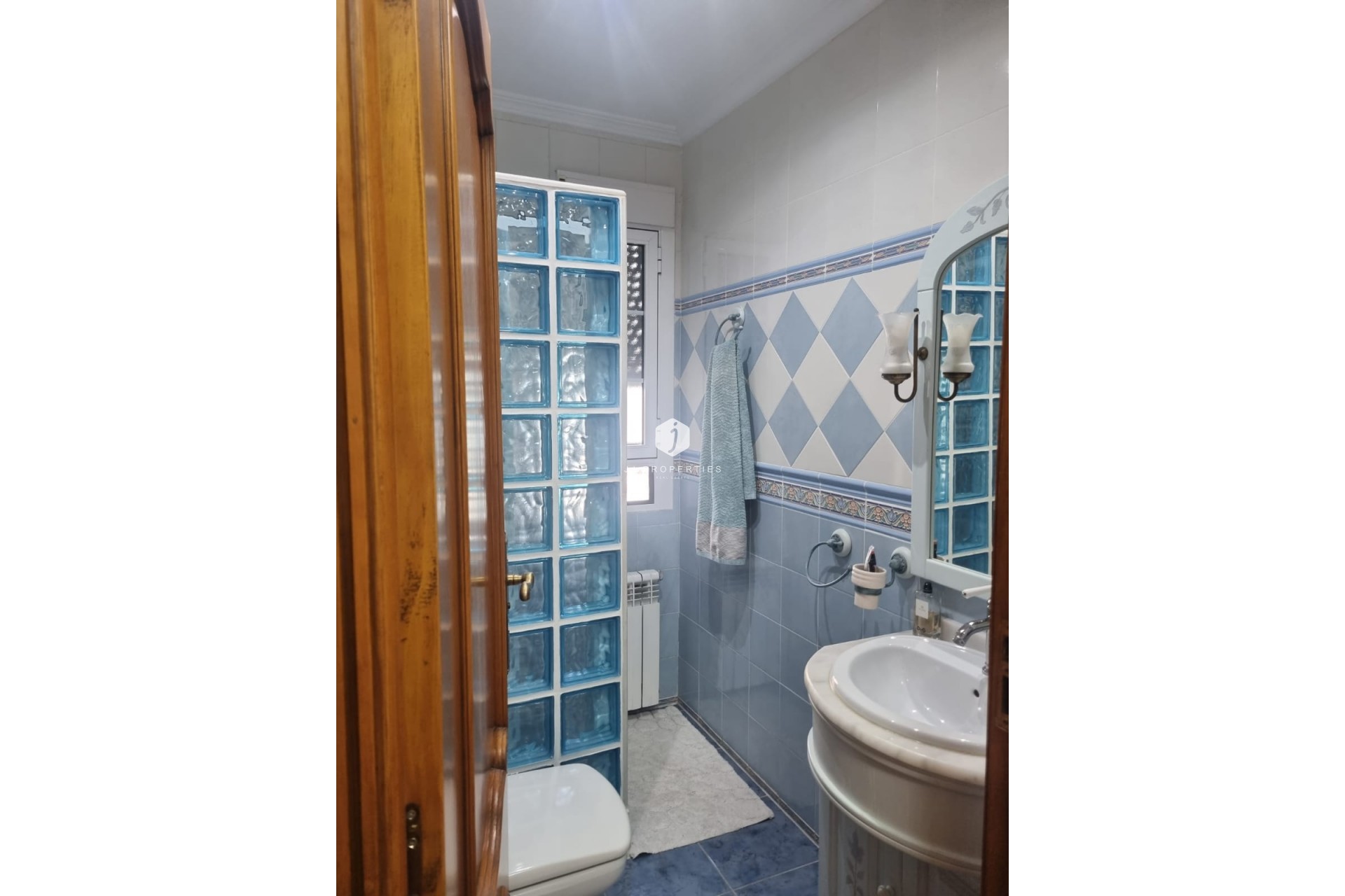 Z drugiej ręki - Szalet -
Orihuela Costa - Costa Blanca