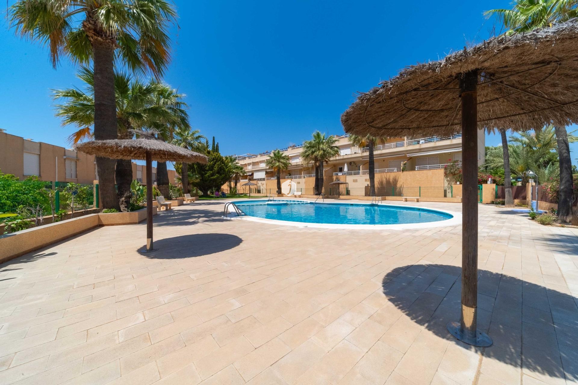 Z drugiej ręki - Szalet -
Orihuela Costa - Costa Blanca