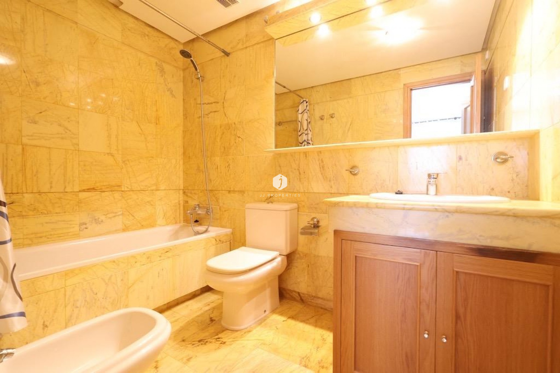 Z drugiej ręki - Szalet -
Orihuela Costa - Costa Blanca