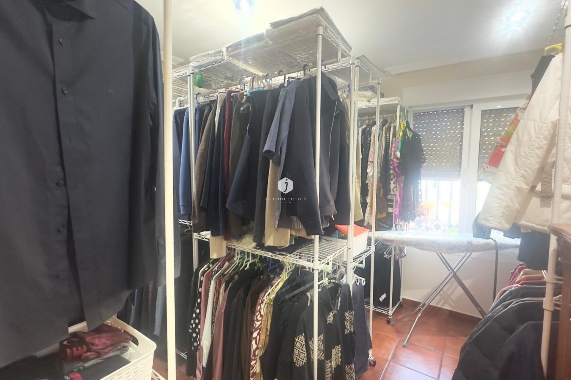 Z drugiej ręki - Szalet -
Orihuela Costa - La Zenia