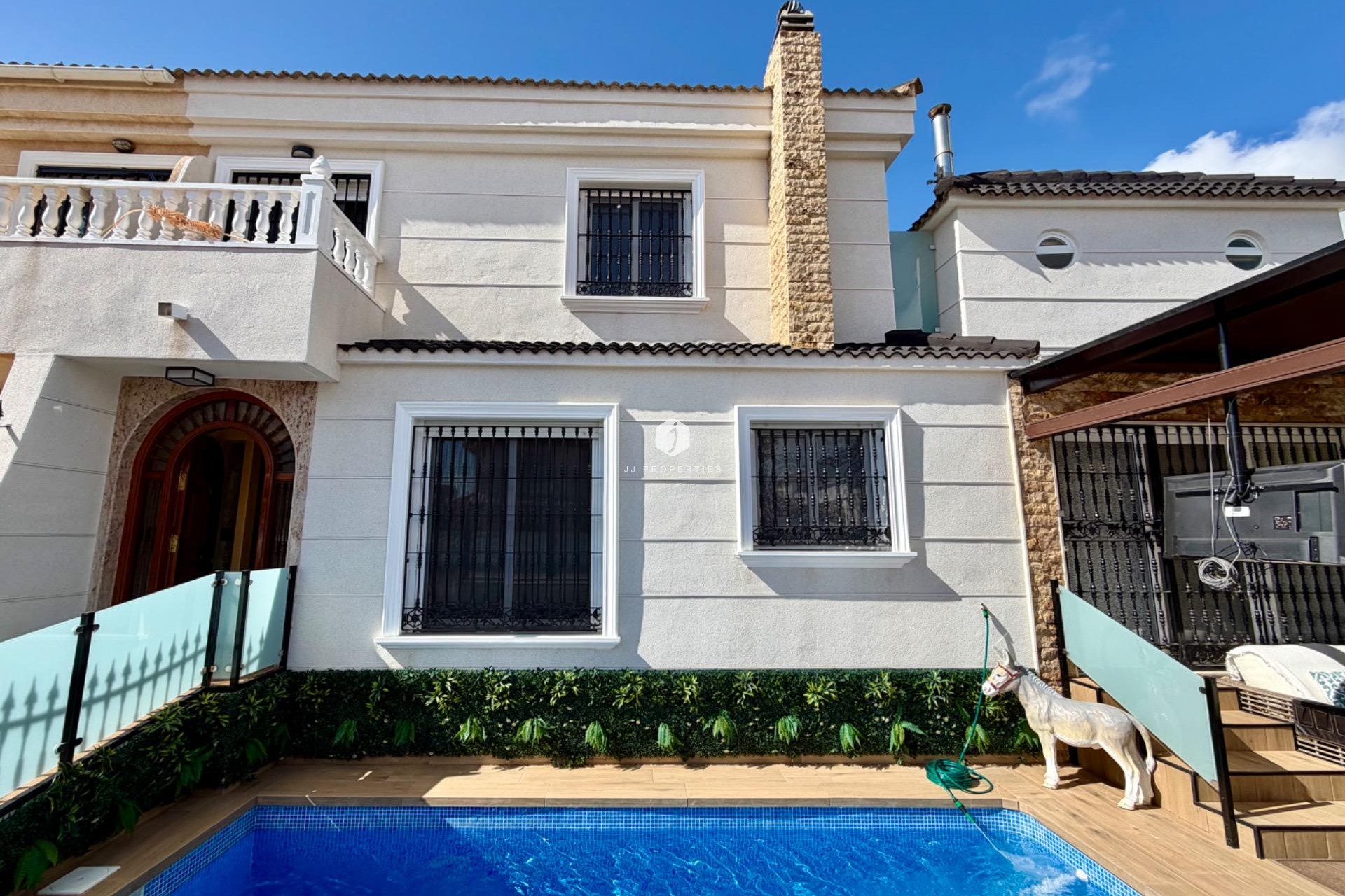 Z drugiej ręki - Szalet -
Orihuela Costa - La Zenia