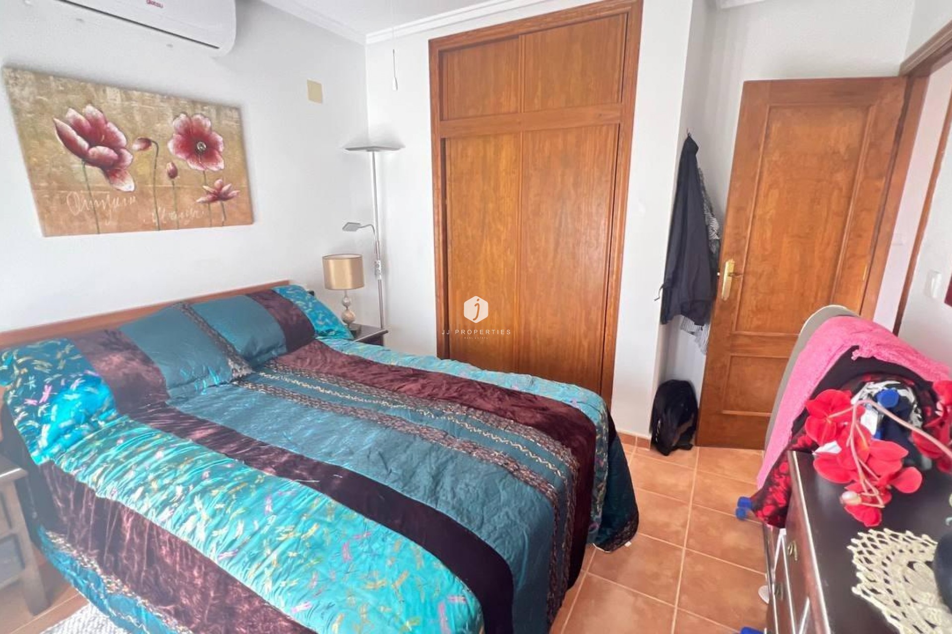 Z drugiej ręki - Szalet -
Orihuela Costa - Los Almendros-la Florida