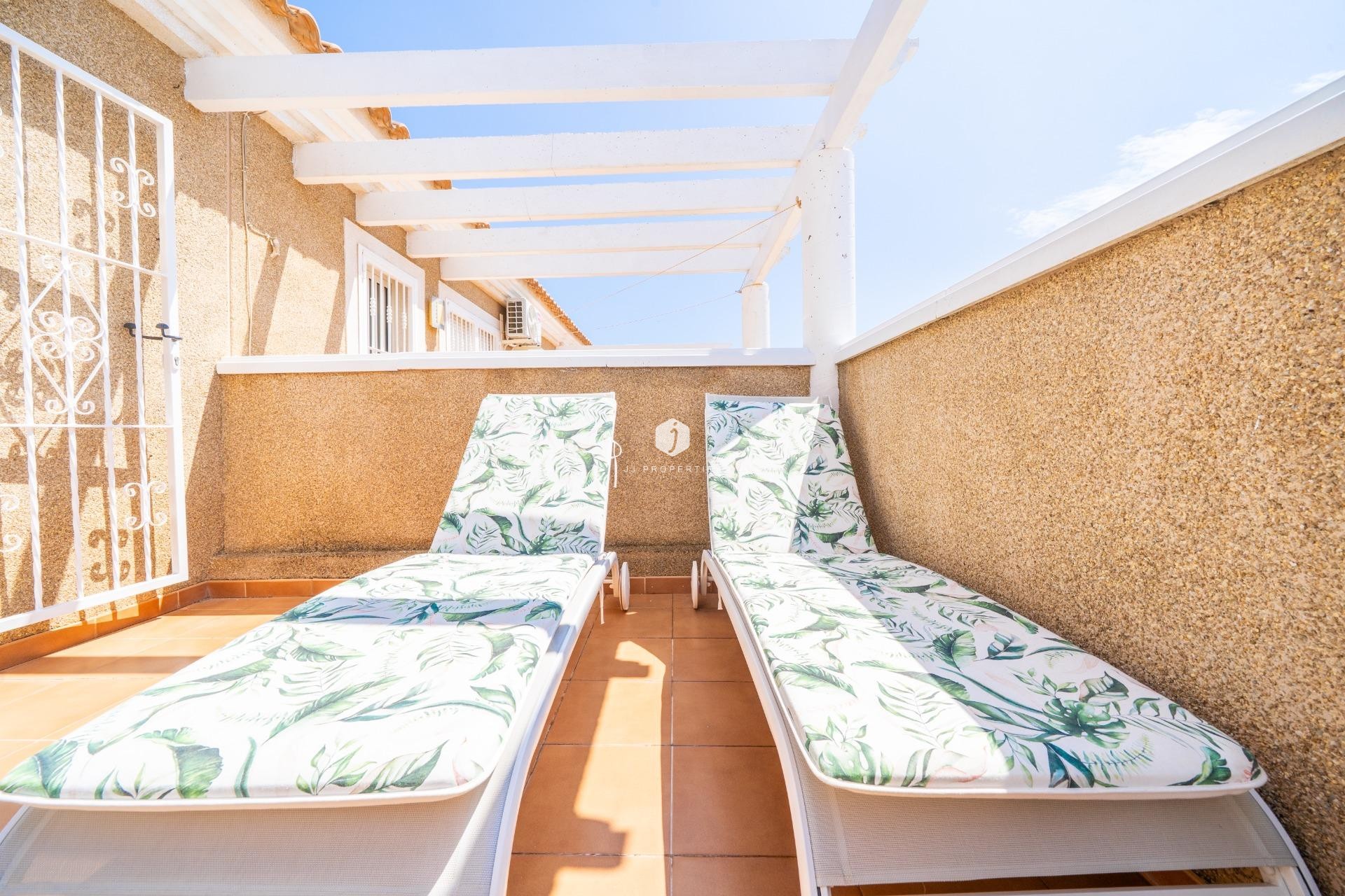 Z drugiej ręki - Szalet -
Orihuela Costa - Los Almendros-la Florida