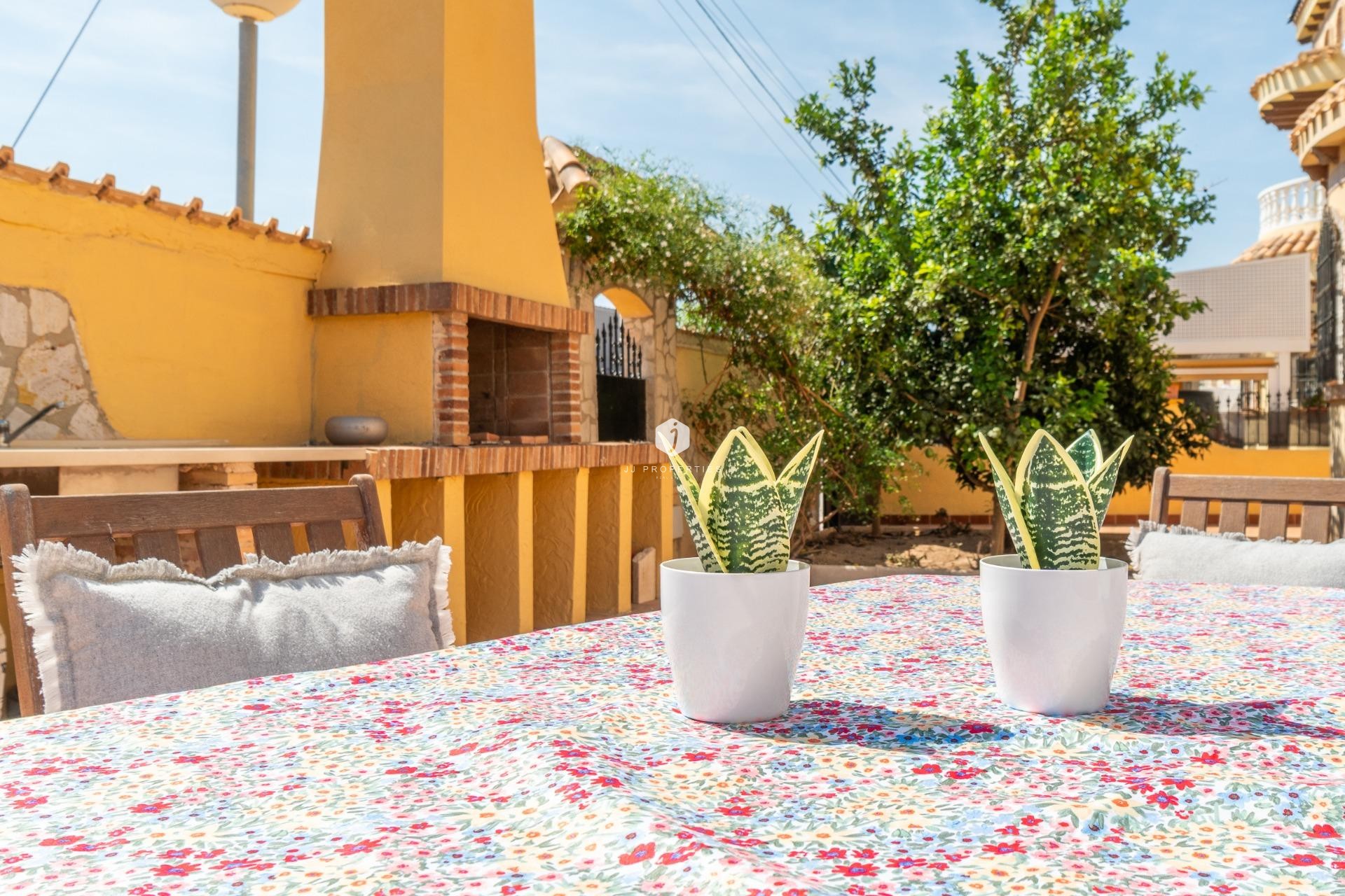 Z drugiej ręki - Szalet -
Orihuela Costa - Los Almendros-la Florida