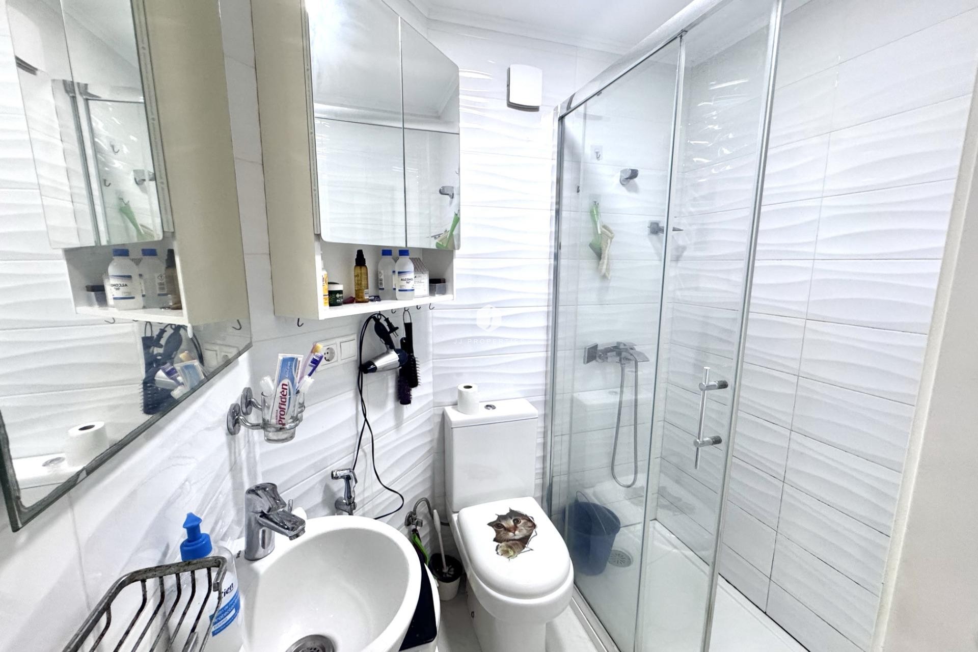 Z drugiej ręki - Szalet -
Orihuela Costa - Playa Flamenca