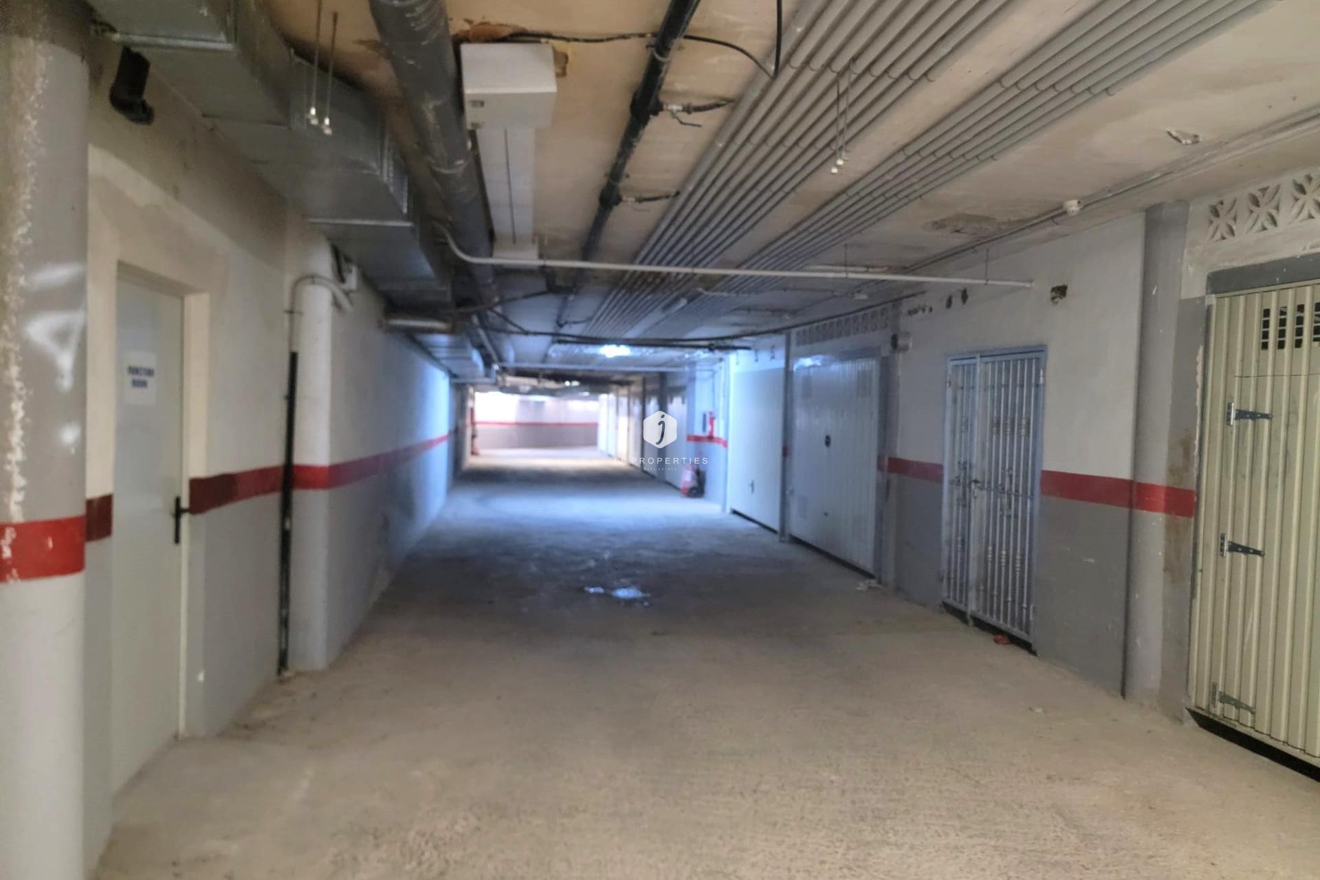 Z drugiej ręki - Szalet -
Orihuela Costa - Playa Flamenca