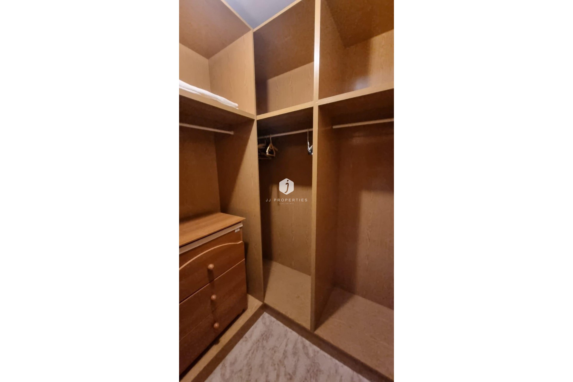 Z drugiej ręki - Szalet -
Orihuela Costa - Villamartín-las Filipinas