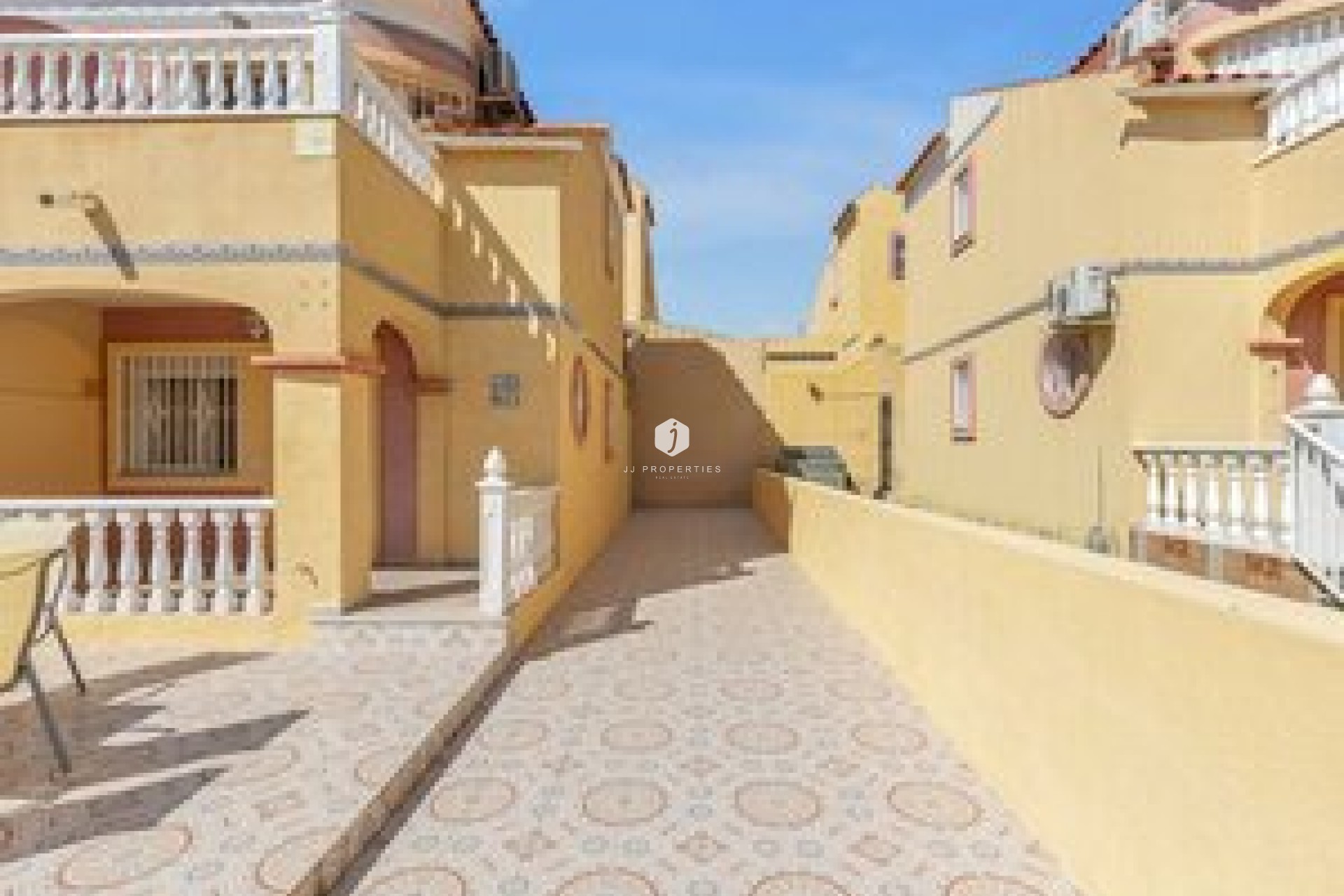 Z drugiej ręki - Szalet -
Orihuela Costa