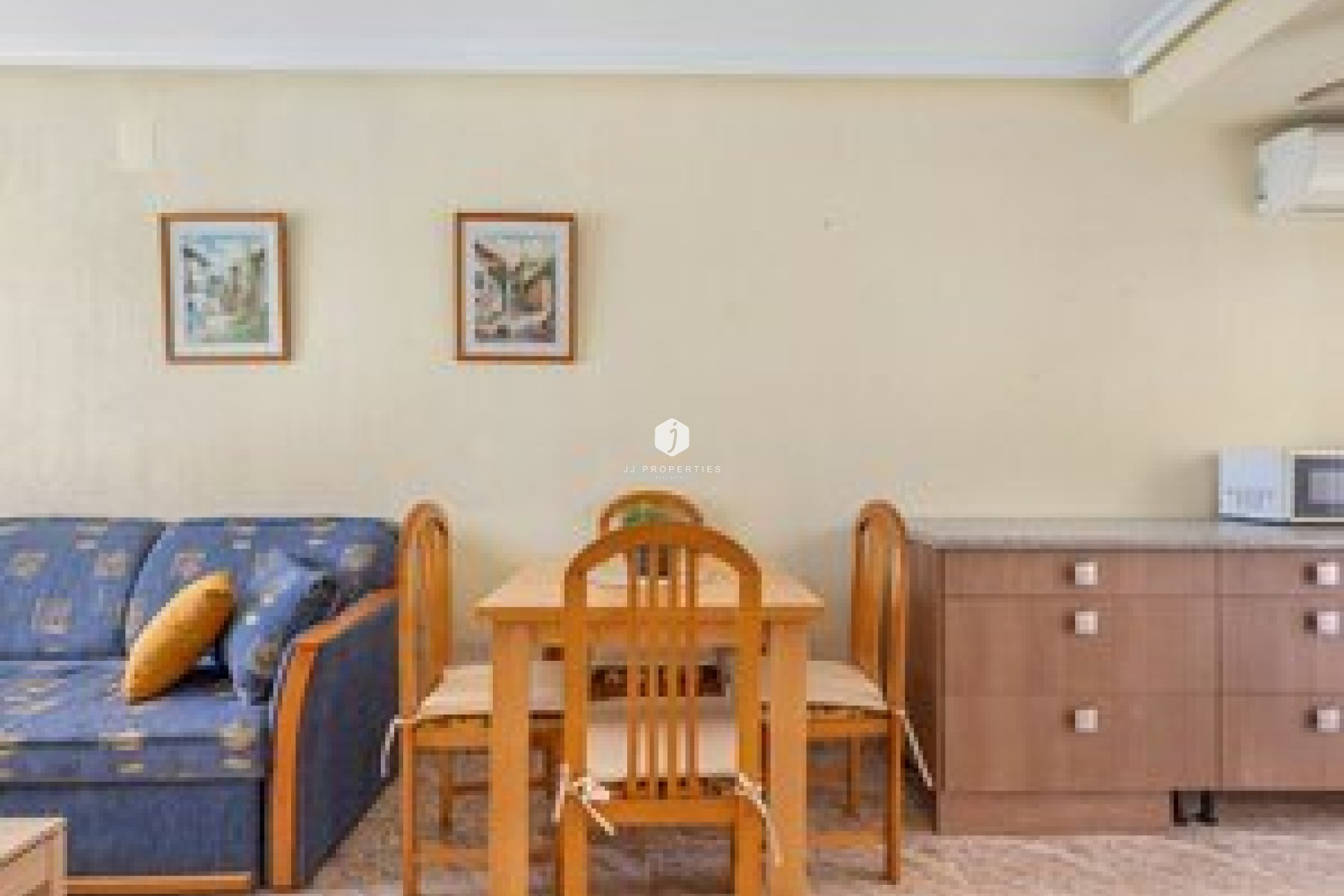 Z drugiej ręki - Szalet -
Orihuela Costa