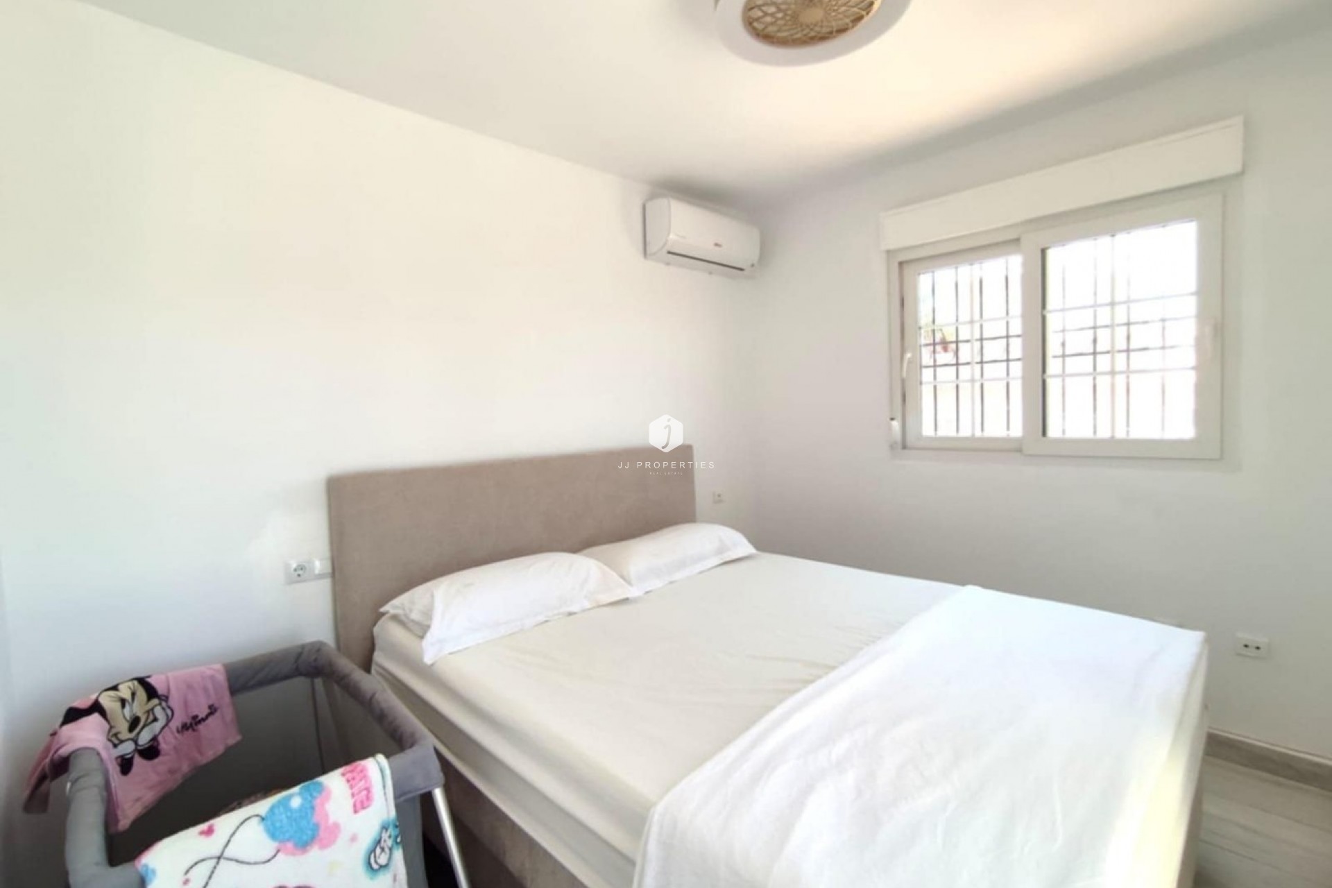 Z drugiej ręki - Szalet -
Playa Flamenca - Costa Blanca