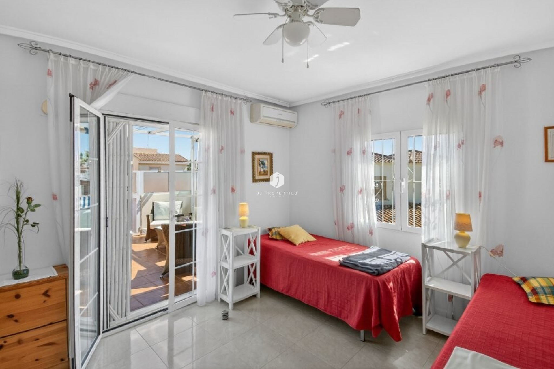 Z drugiej ręki - Szalet -
Playa Flamenca - Serena III