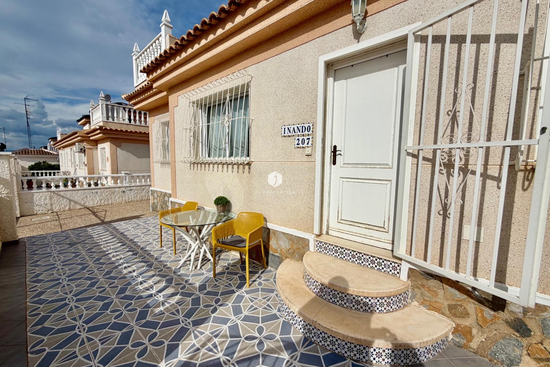 Z drugiej ręki - Szalet -
Rojales - Pueblo