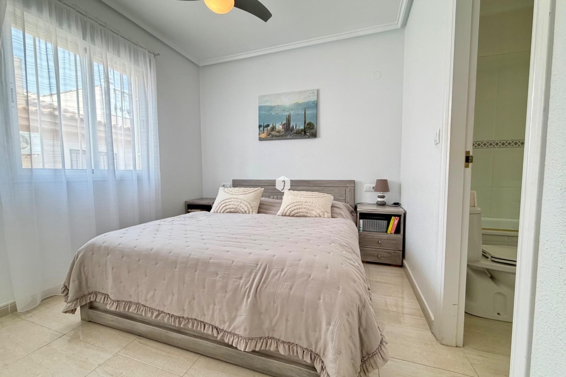 Z drugiej ręki - Szalet -
Rojales - Pueblo