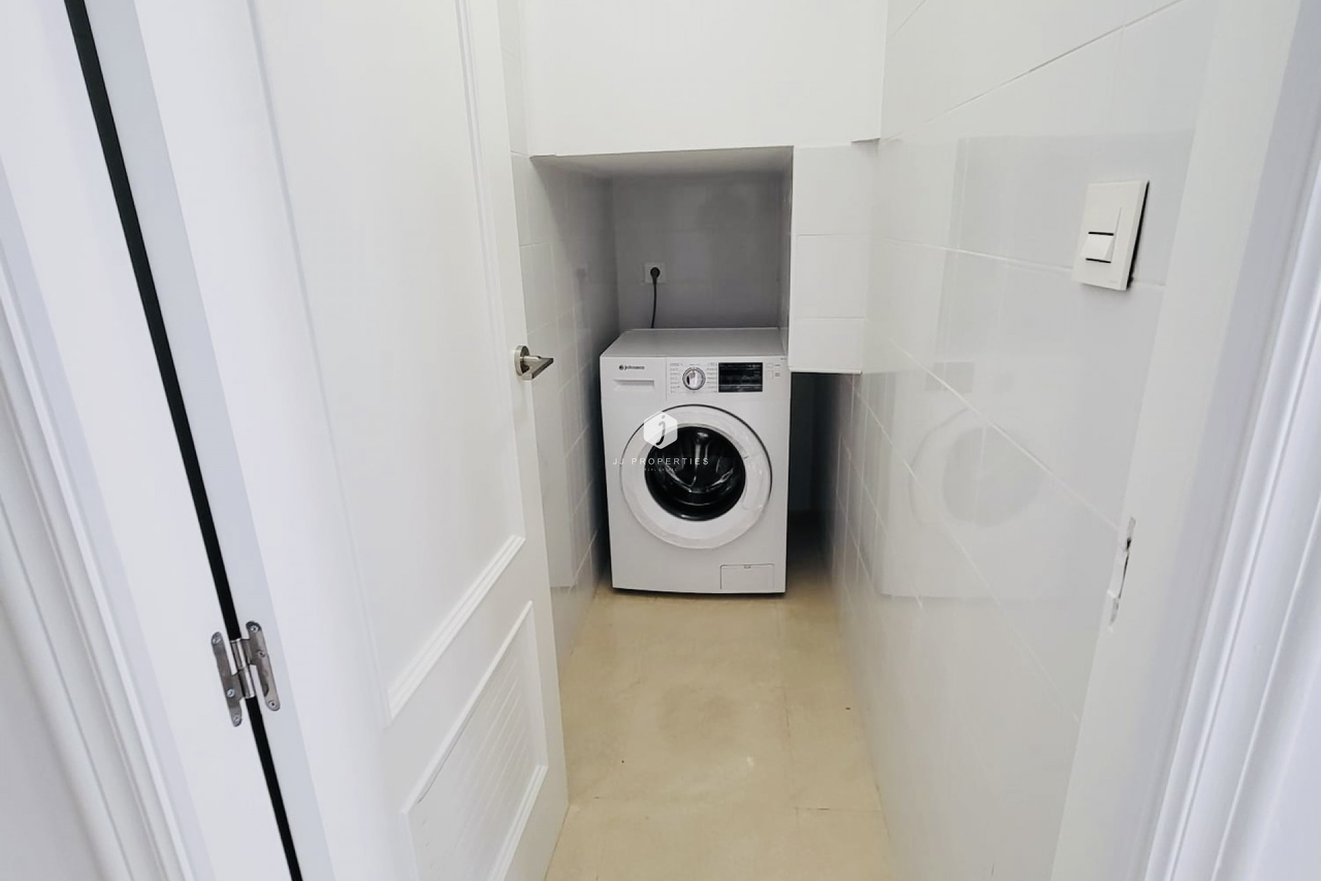 Z drugiej ręki - Szalet -
San Miguel de Salinas - Inland