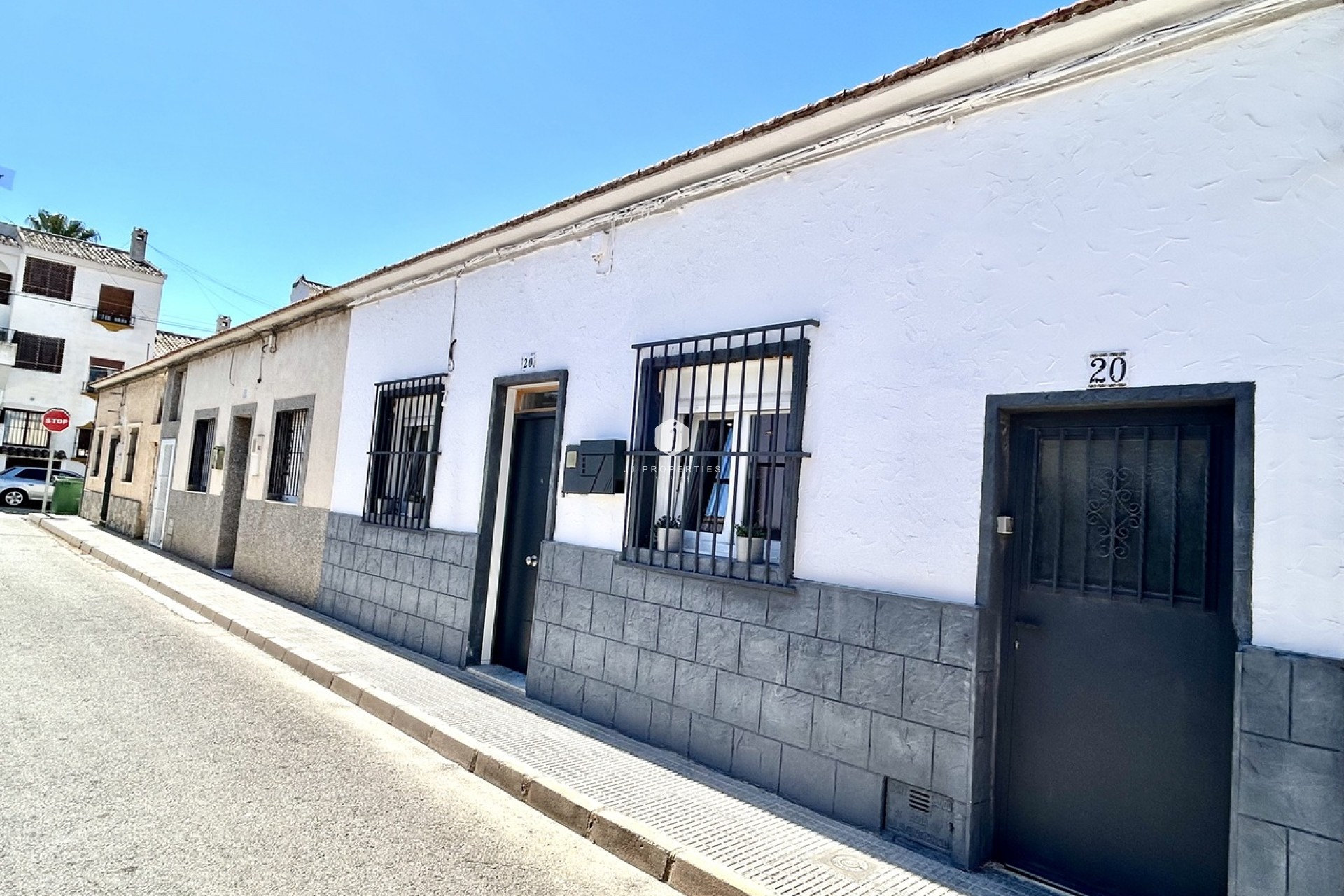 Z drugiej ręki - Szalet -
San Miguel de Salinas - Inland