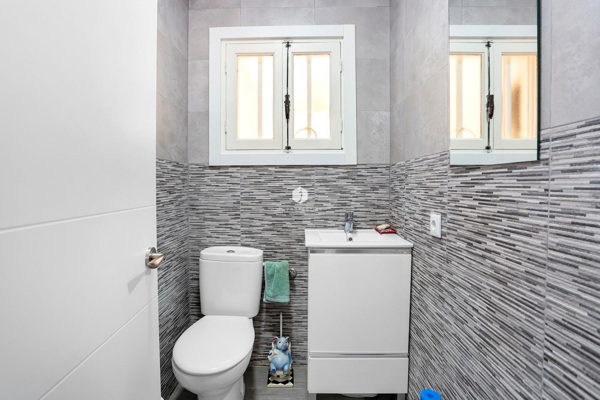 Z drugiej ręki - Szalet -
Torrevieja - Aguas Nuevas 1