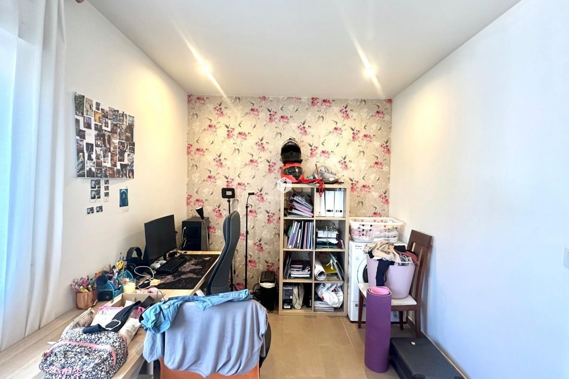 Z drugiej ręki - Szalet -
Torrevieja - aguas nuevas