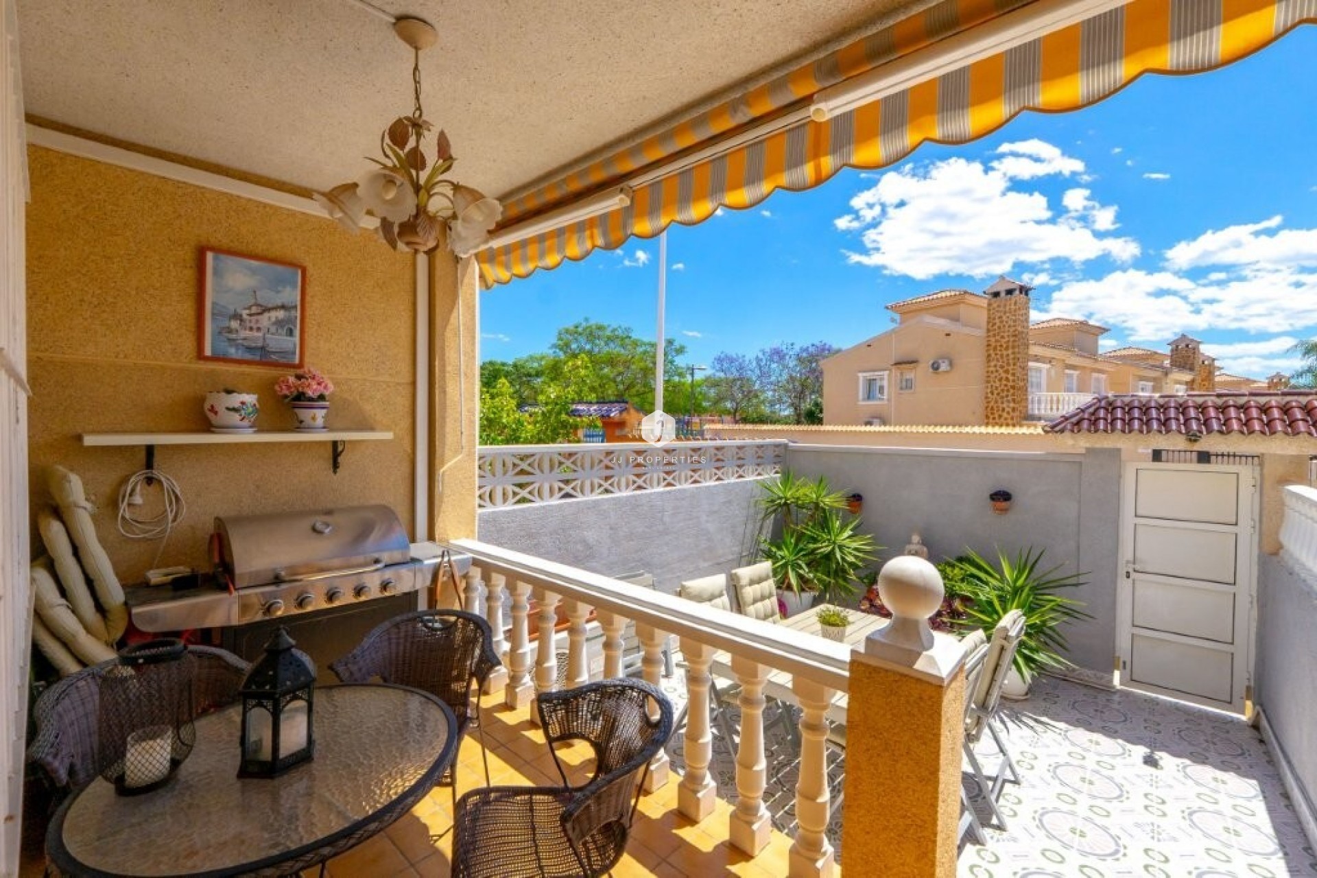 Z drugiej ręki - Szalet -
Torrevieja - aguas nuevas