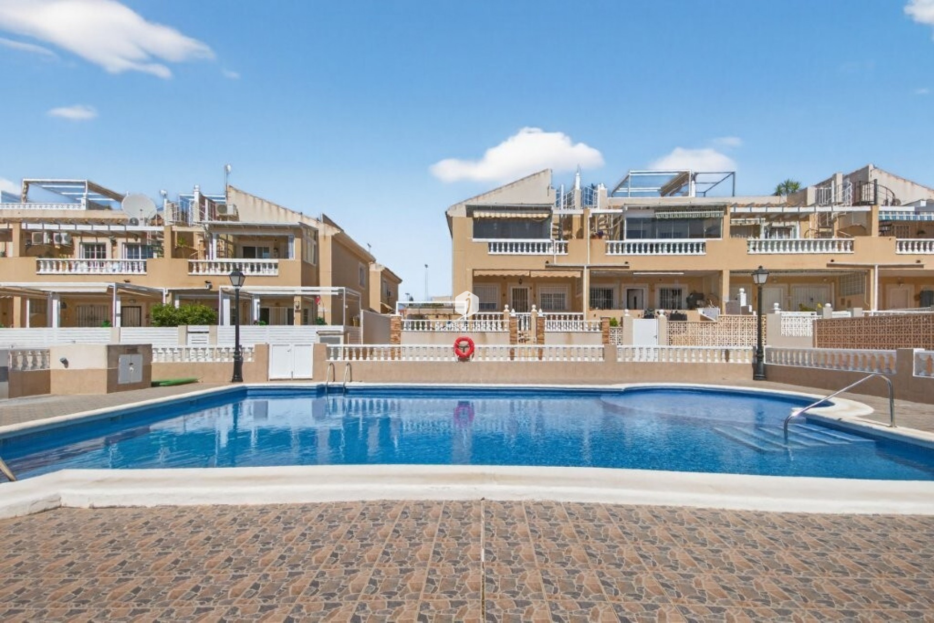 Z drugiej ręki - Szalet -
Torrevieja - aguas nuevas
