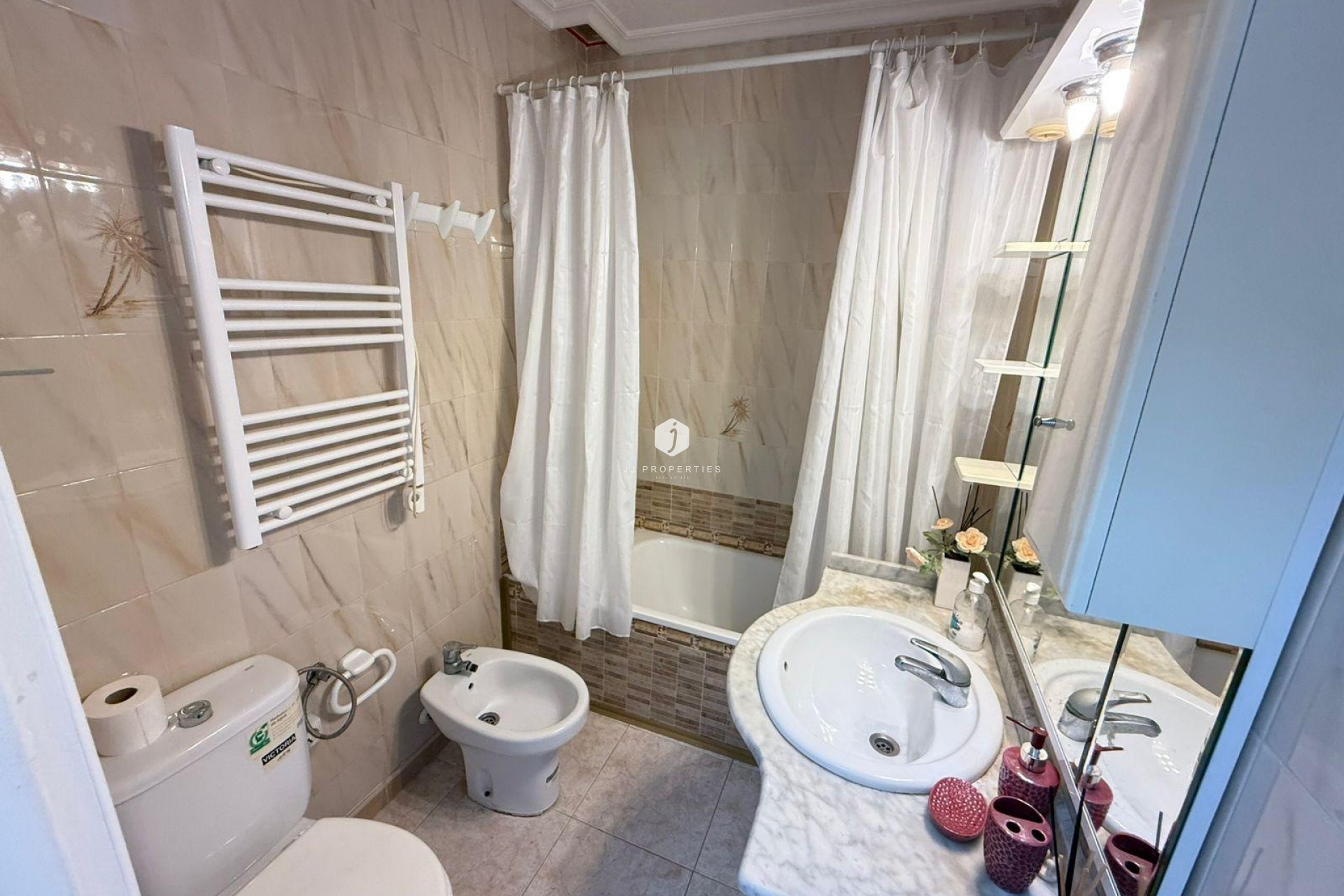 Z drugiej ręki - Szalet -
Torrevieja - Calas blanca