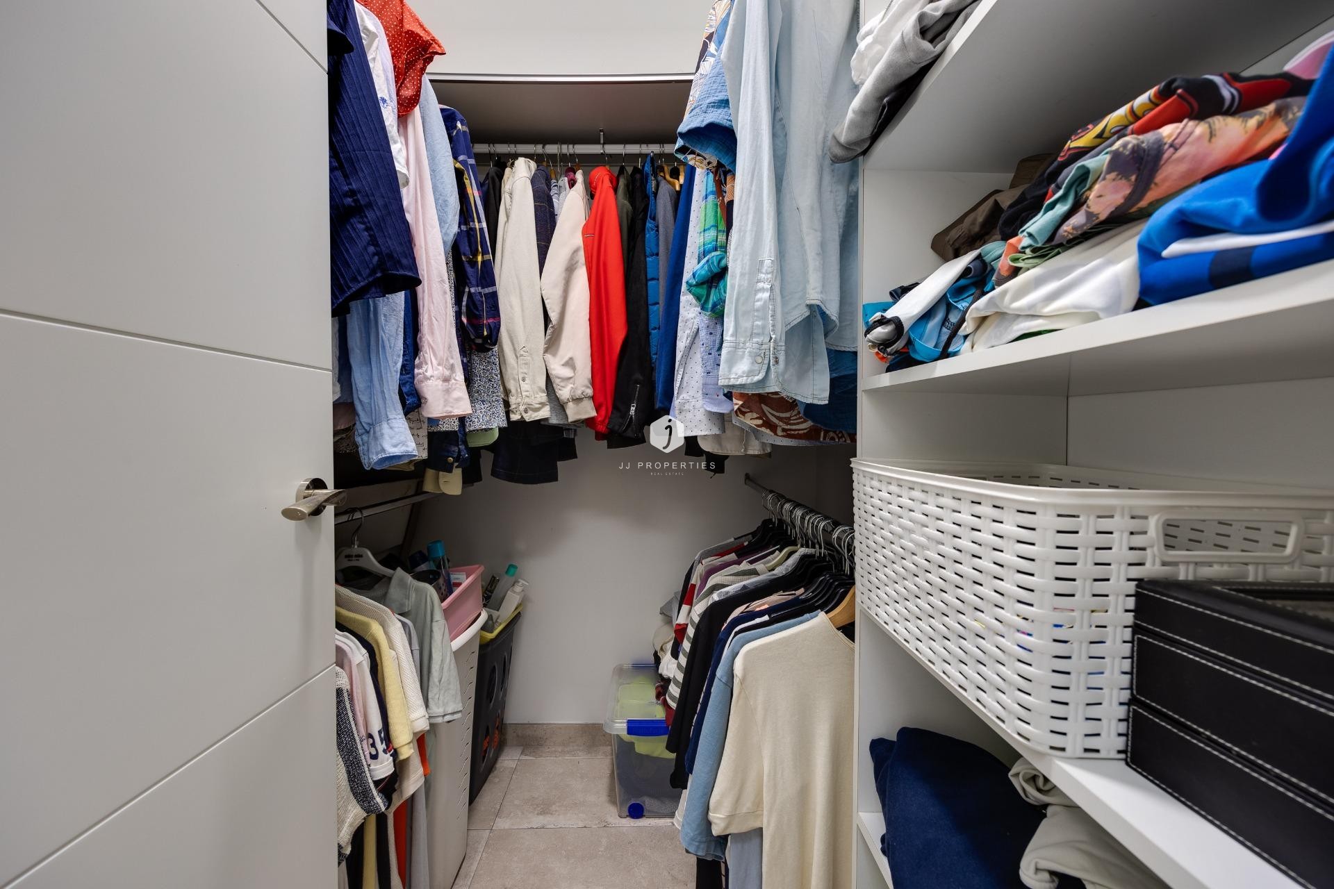 Z drugiej ręki - Szalet -
Torrevieja - Centro