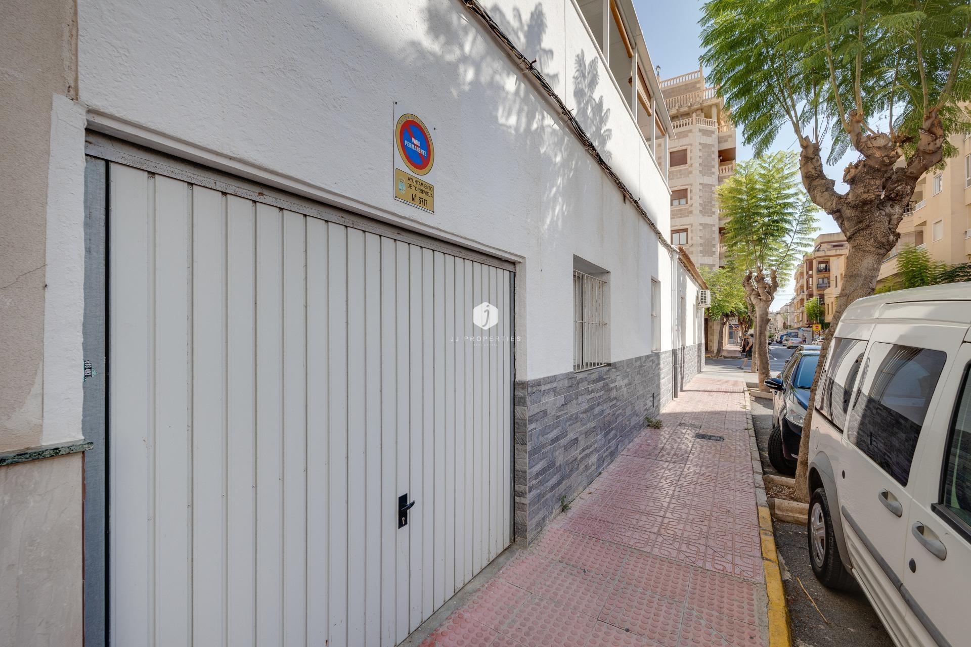 Z drugiej ręki - Szalet -
Torrevieja - Centro