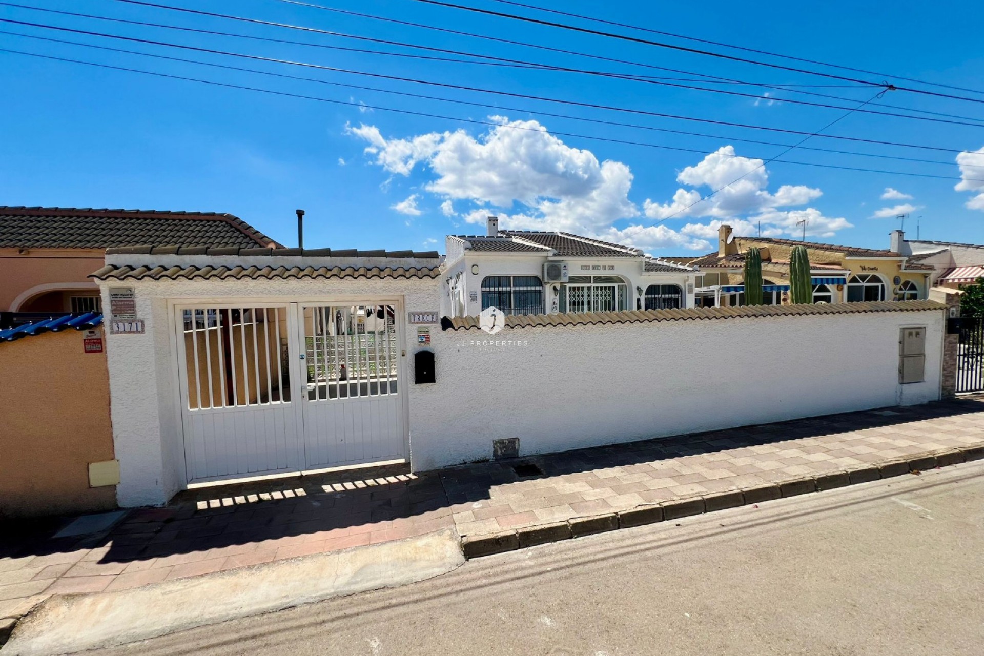 Z drugiej ręki - Szalet -
Torrevieja - Costa Blanca