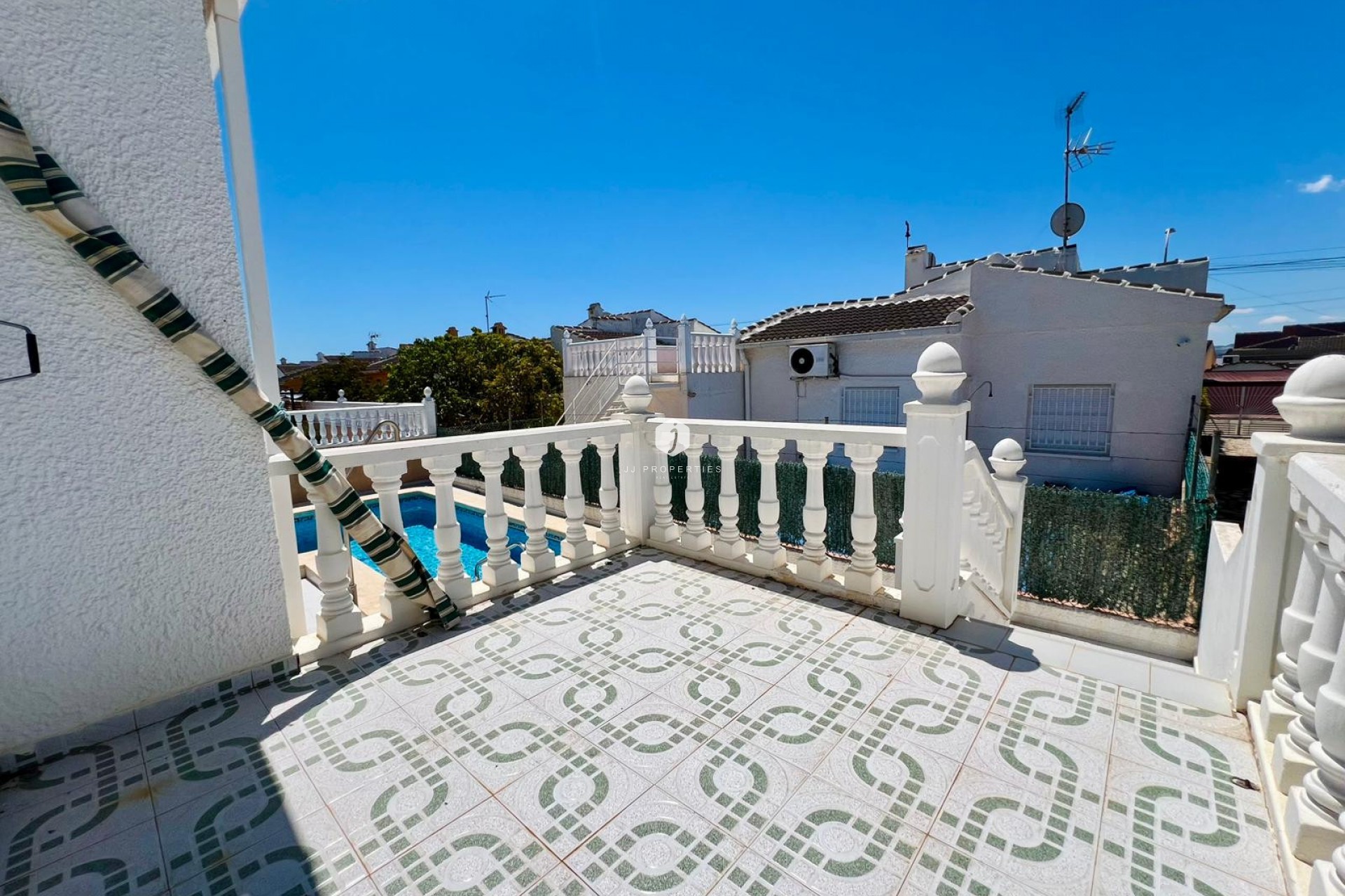 Z drugiej ręki - Szalet -
Torrevieja - Costa Blanca