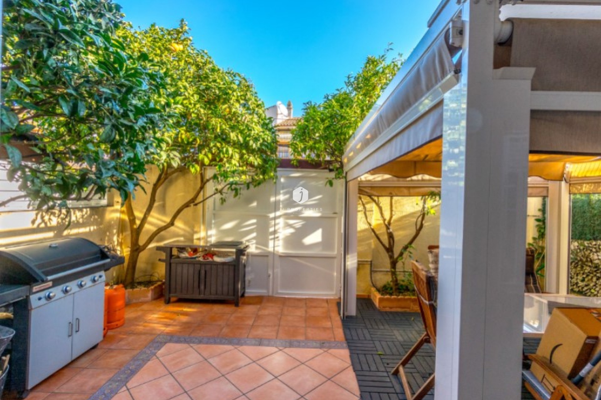 Z drugiej ręki - Szalet -
Torrevieja - Costa Blanca