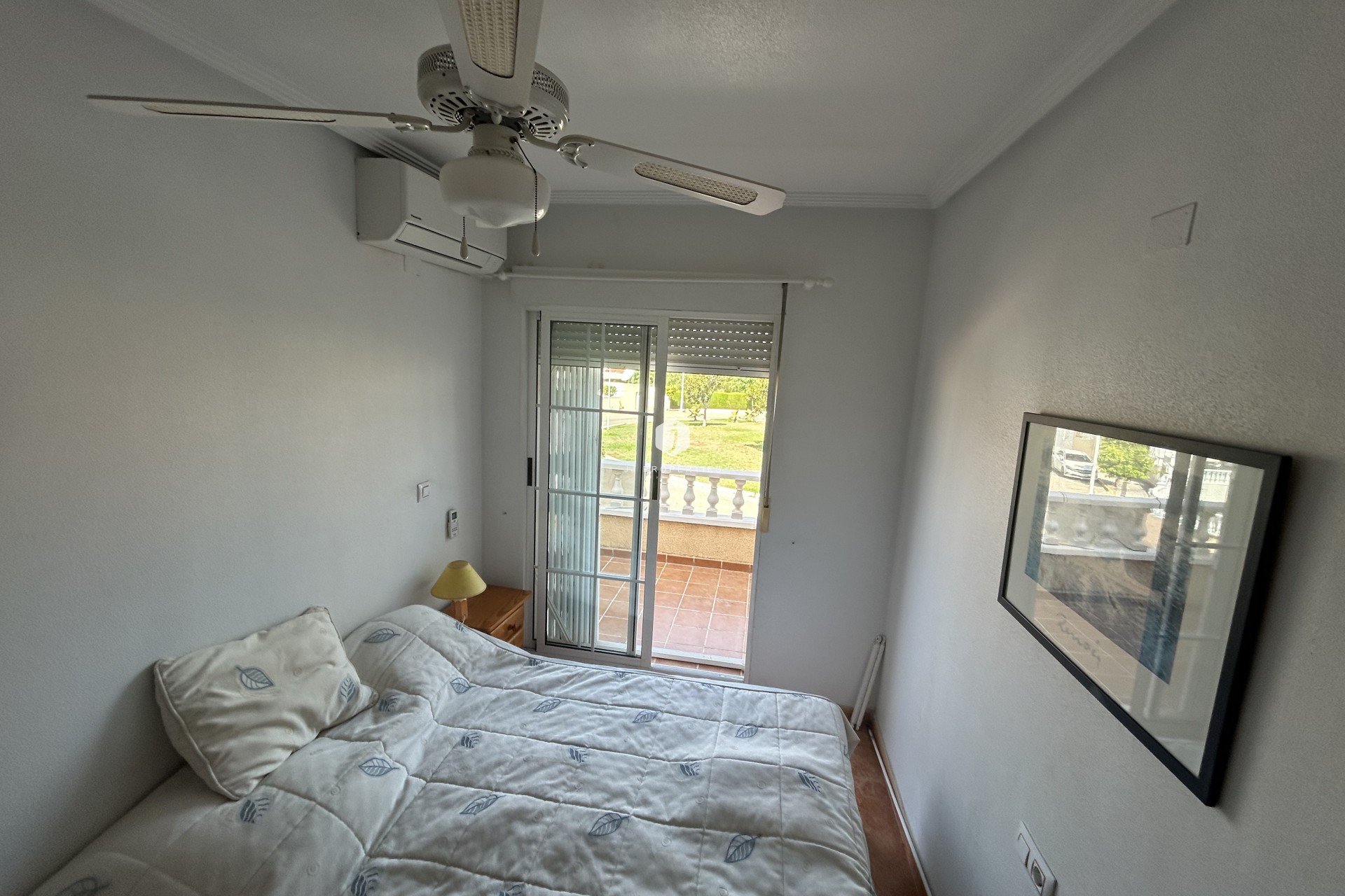 Z drugiej ręki - Szalet -
Torrevieja - Costa Blanca