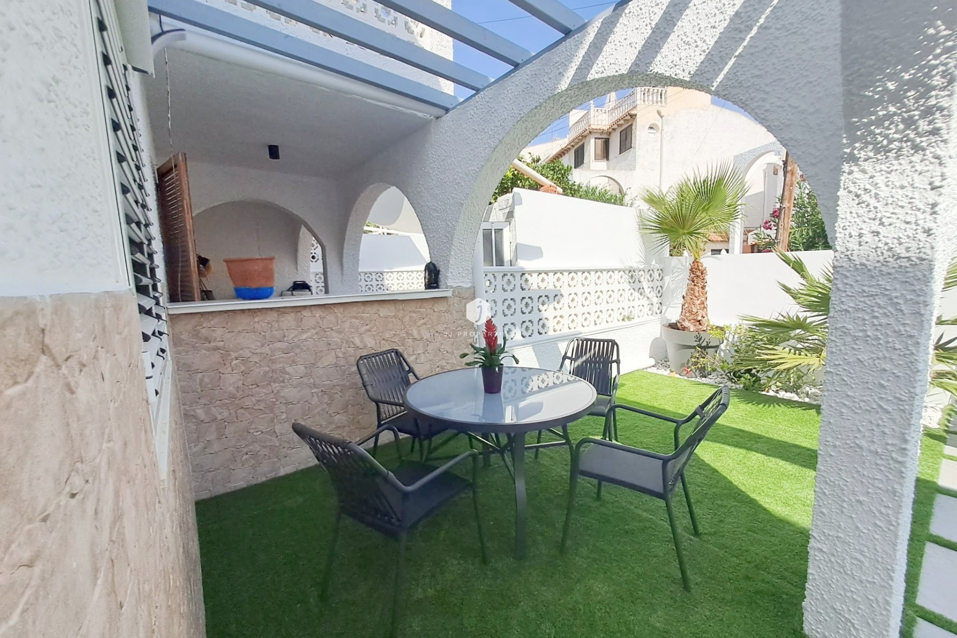 Z drugiej ręki - Szalet -
Torrevieja - Costa Blanca