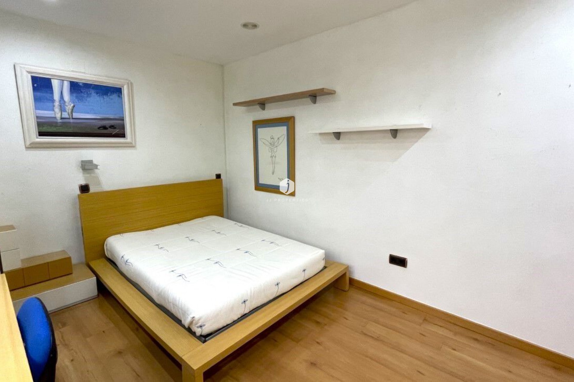 Z drugiej ręki - Szalet -
Torrevieja - Costa Blanca