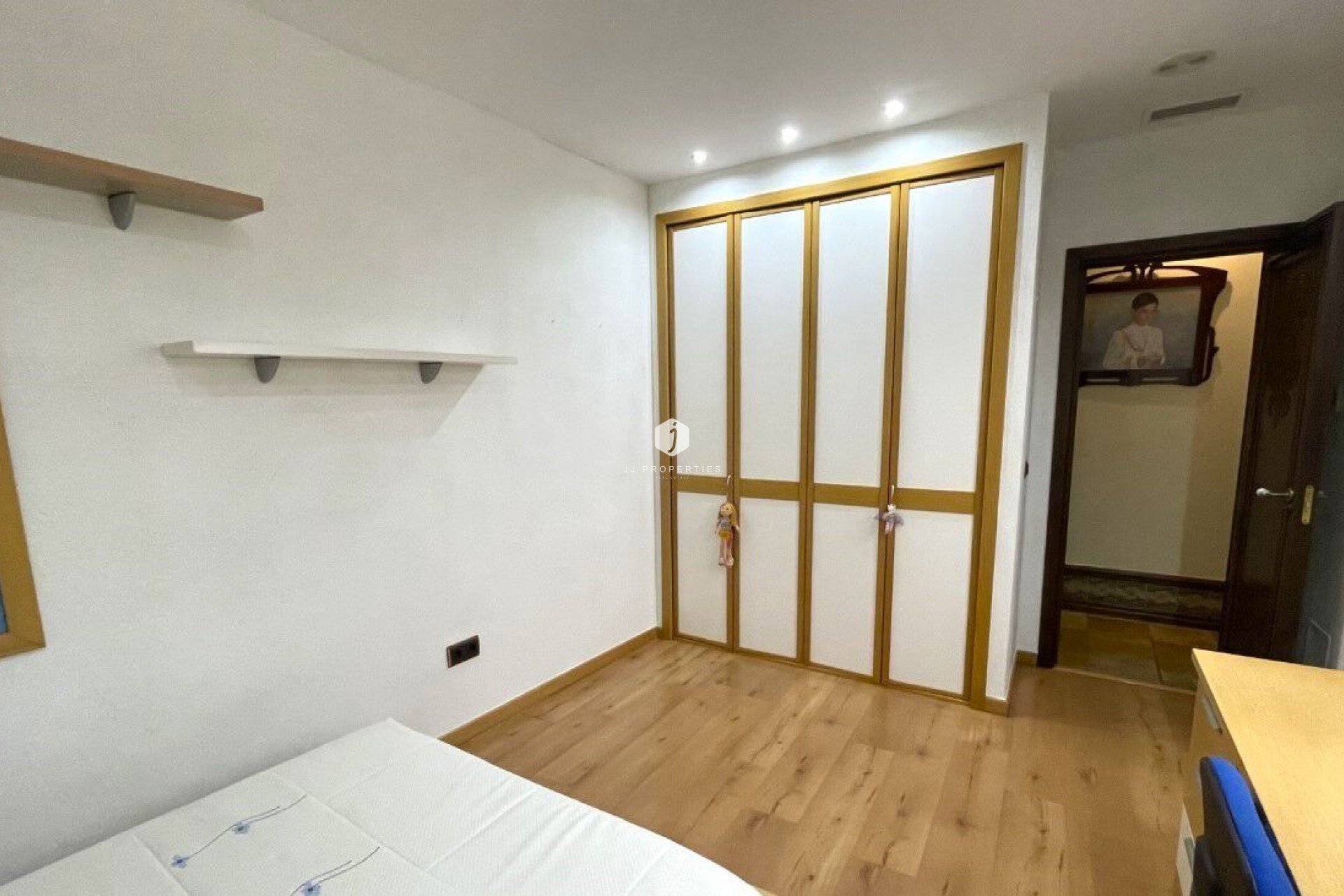 Z drugiej ręki - Szalet -
Torrevieja - Costa Blanca