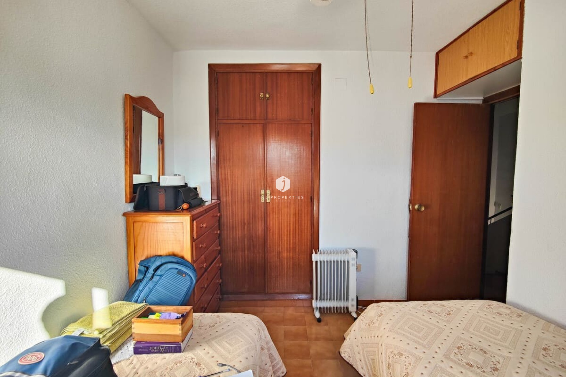 Z drugiej ręki - Szalet -
Torrevieja - Costa Blanca