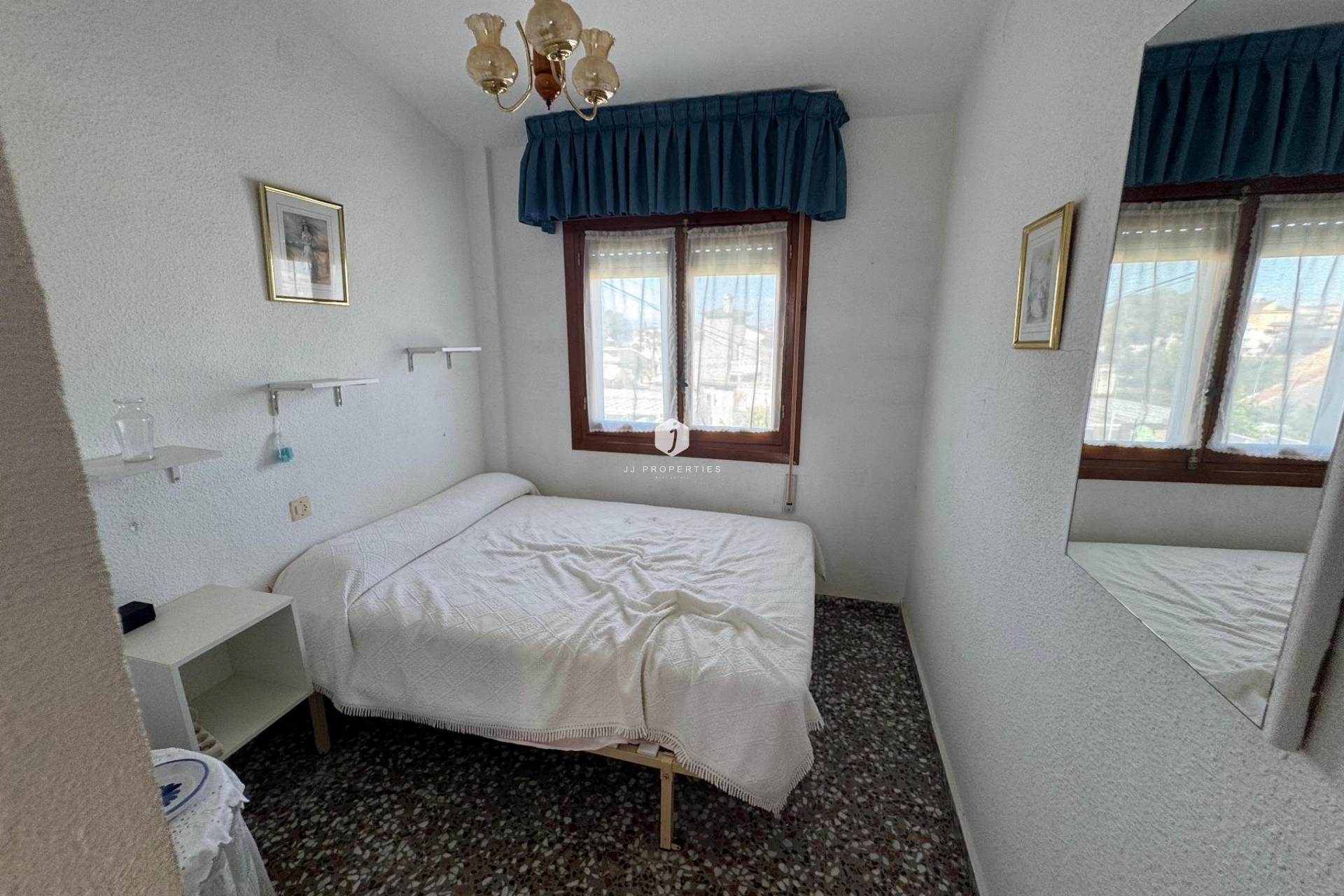 Z drugiej ręki - Szalet -
Torrevieja - Costa Blanca