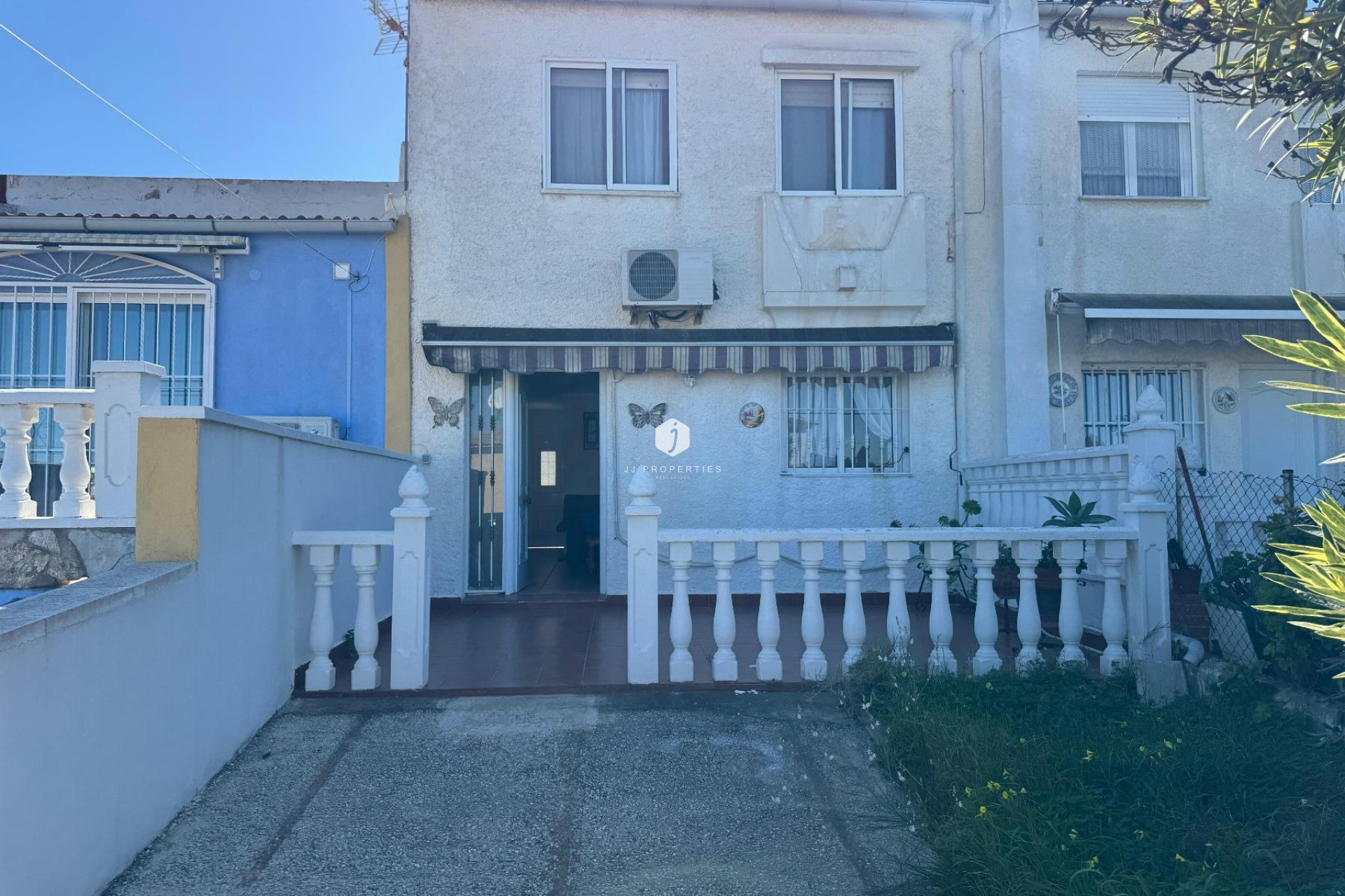 Z drugiej ręki - Szalet -
Torrevieja - Costa Blanca