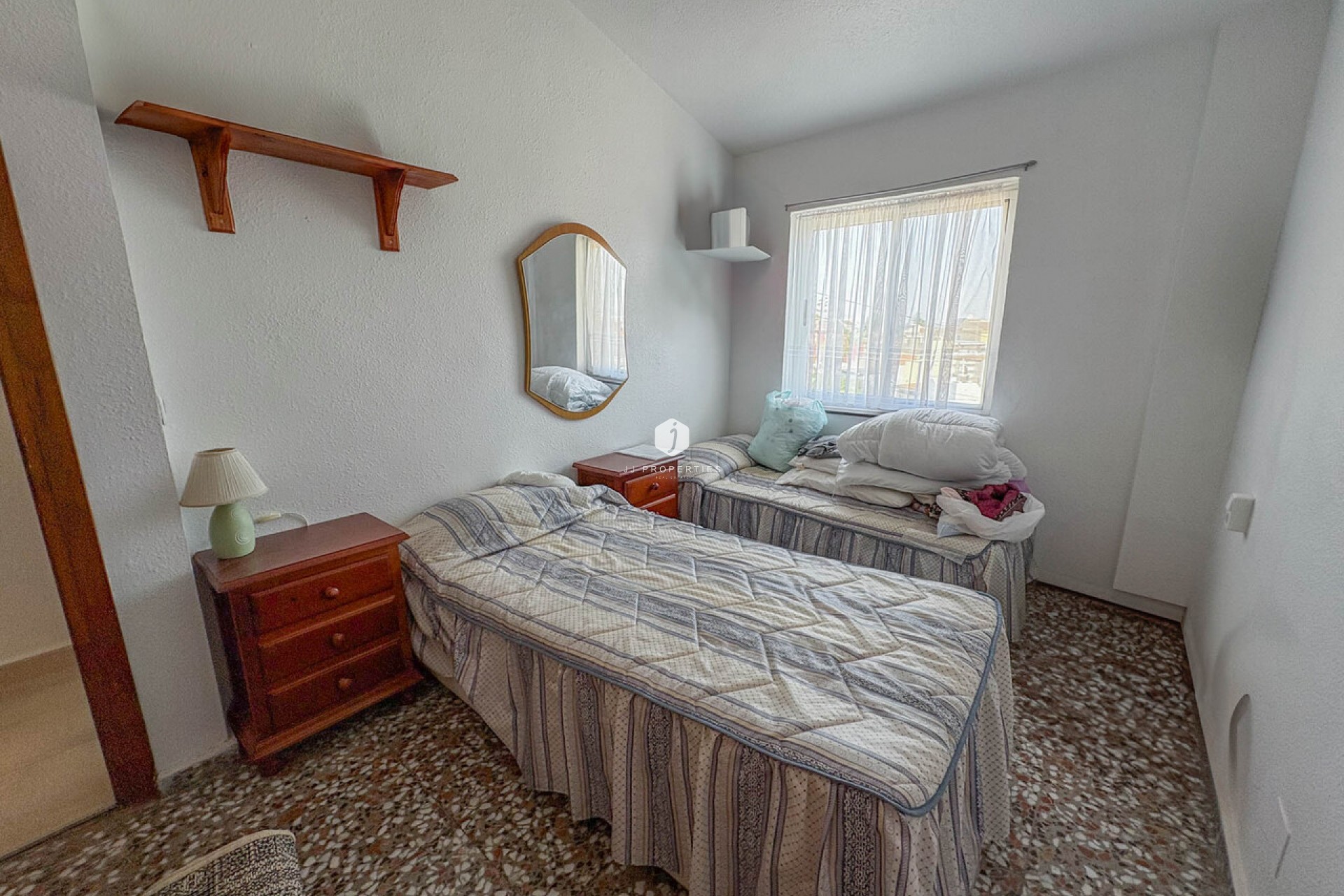 Z drugiej ręki - Szalet -
Torrevieja - Costa Blanca