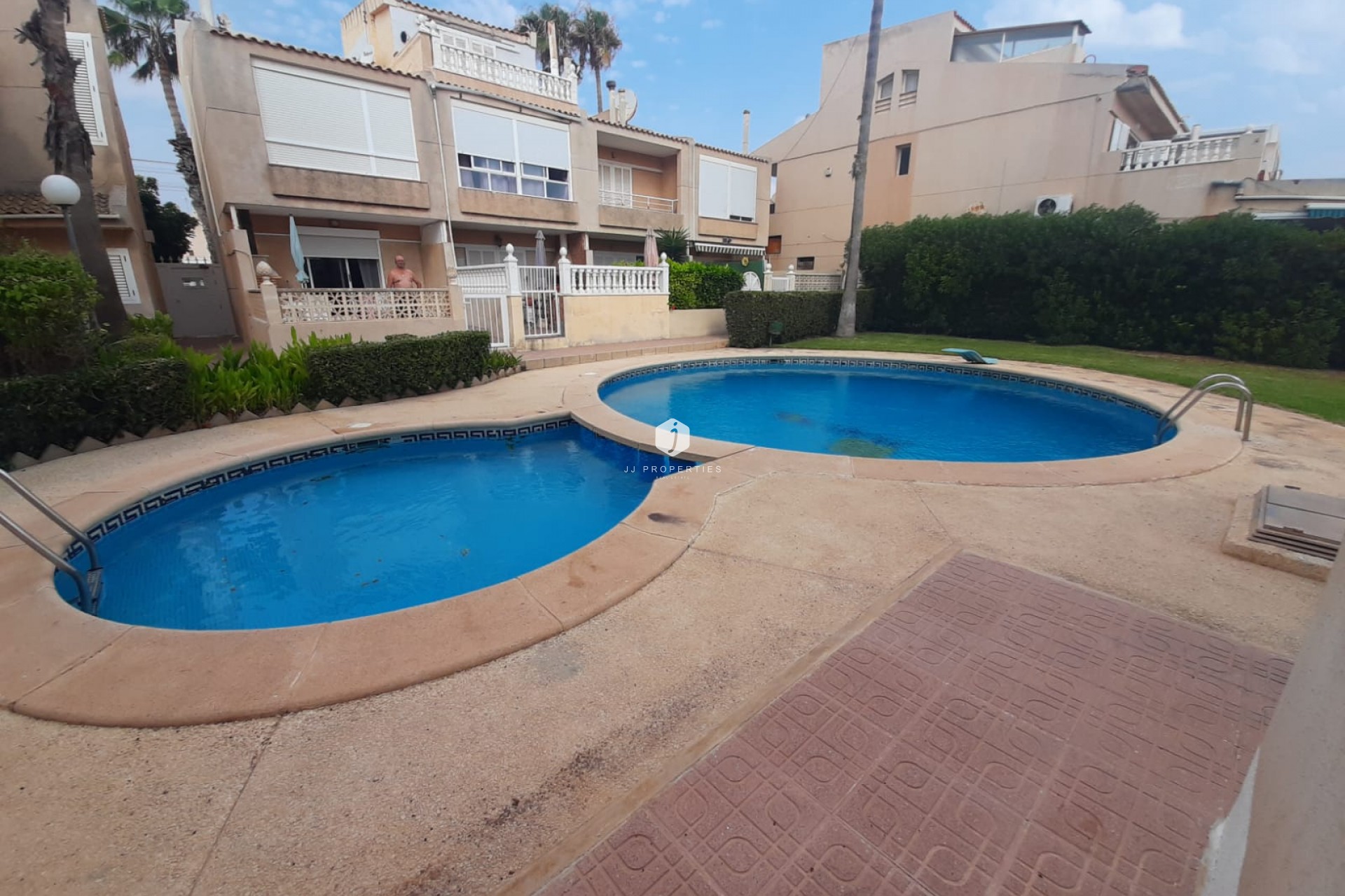 Z drugiej ręki - Szalet -
Torrevieja - Costa Blanca