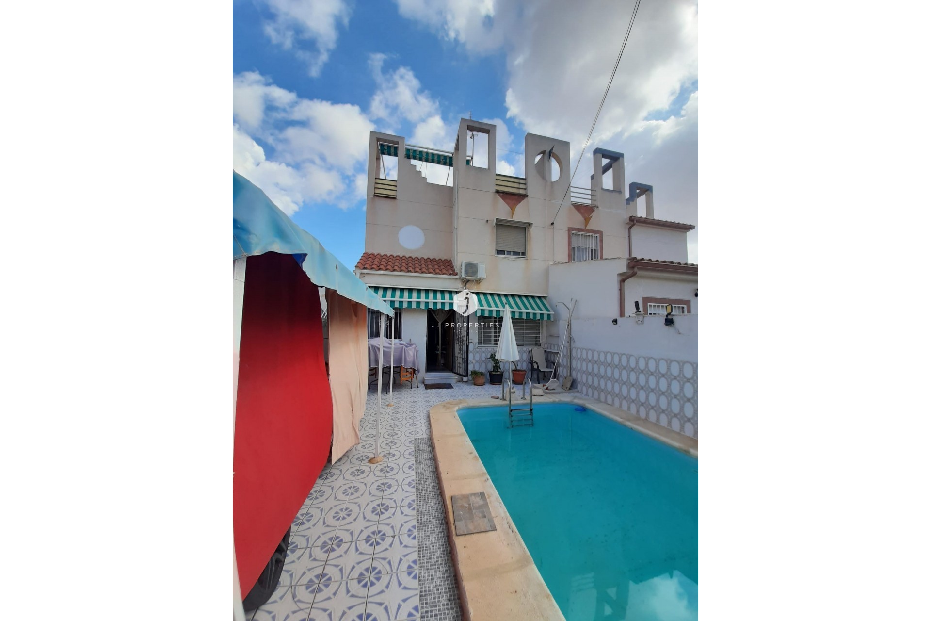 Z drugiej ręki - Szalet -
Torrevieja - Costa Blanca