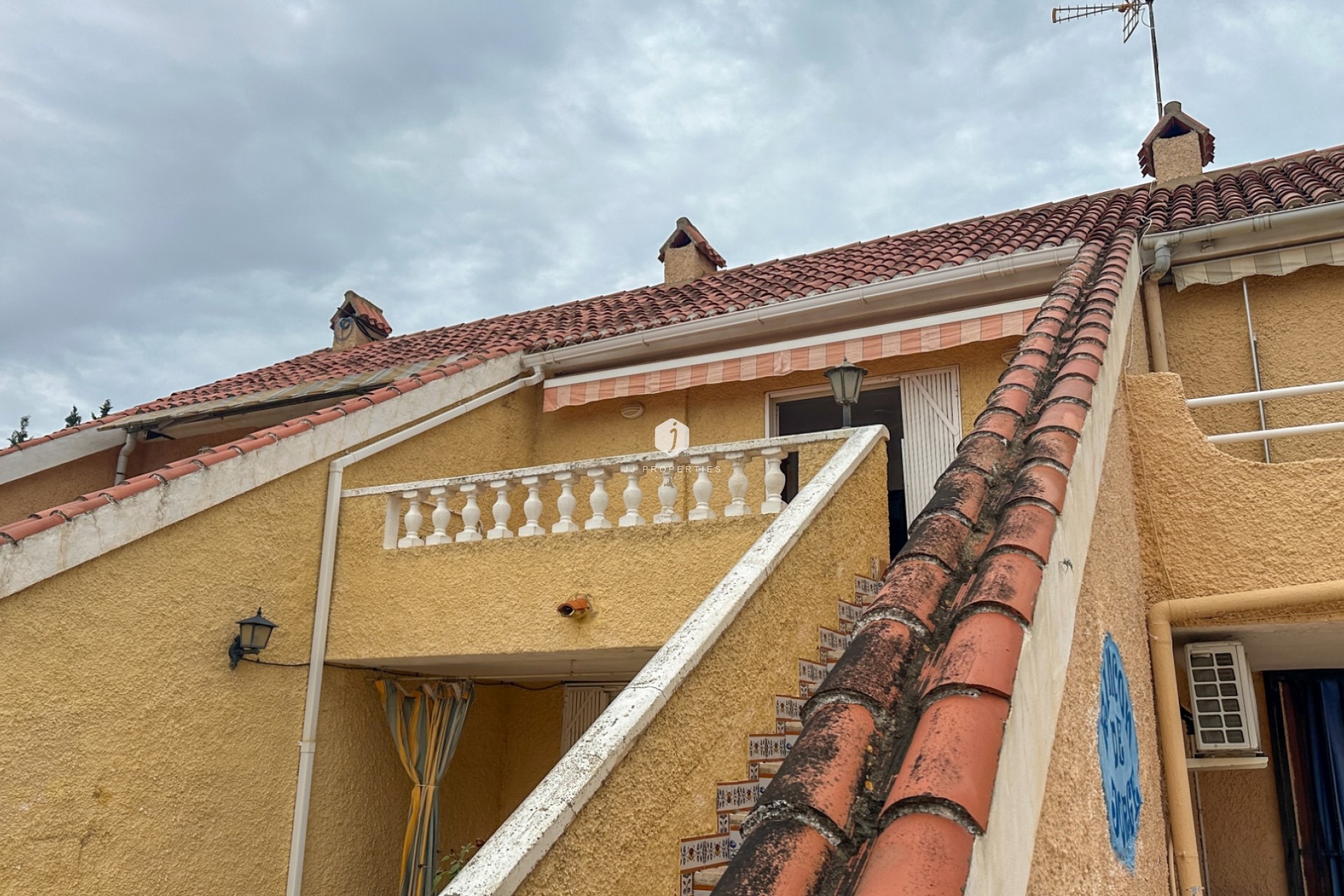 Z drugiej ręki - Szalet -
Torrevieja - Costa Blanca