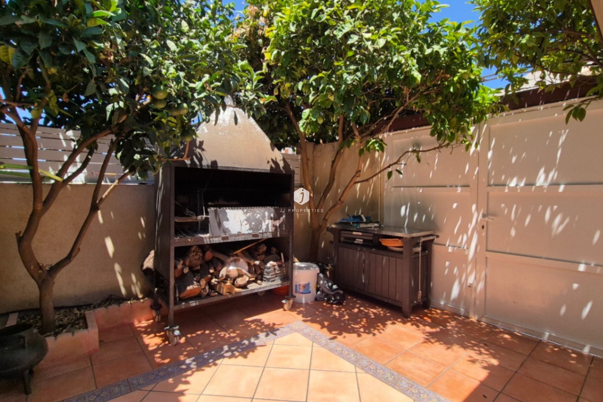 Z drugiej ręki - Szalet -
Torrevieja - Costa Blanca