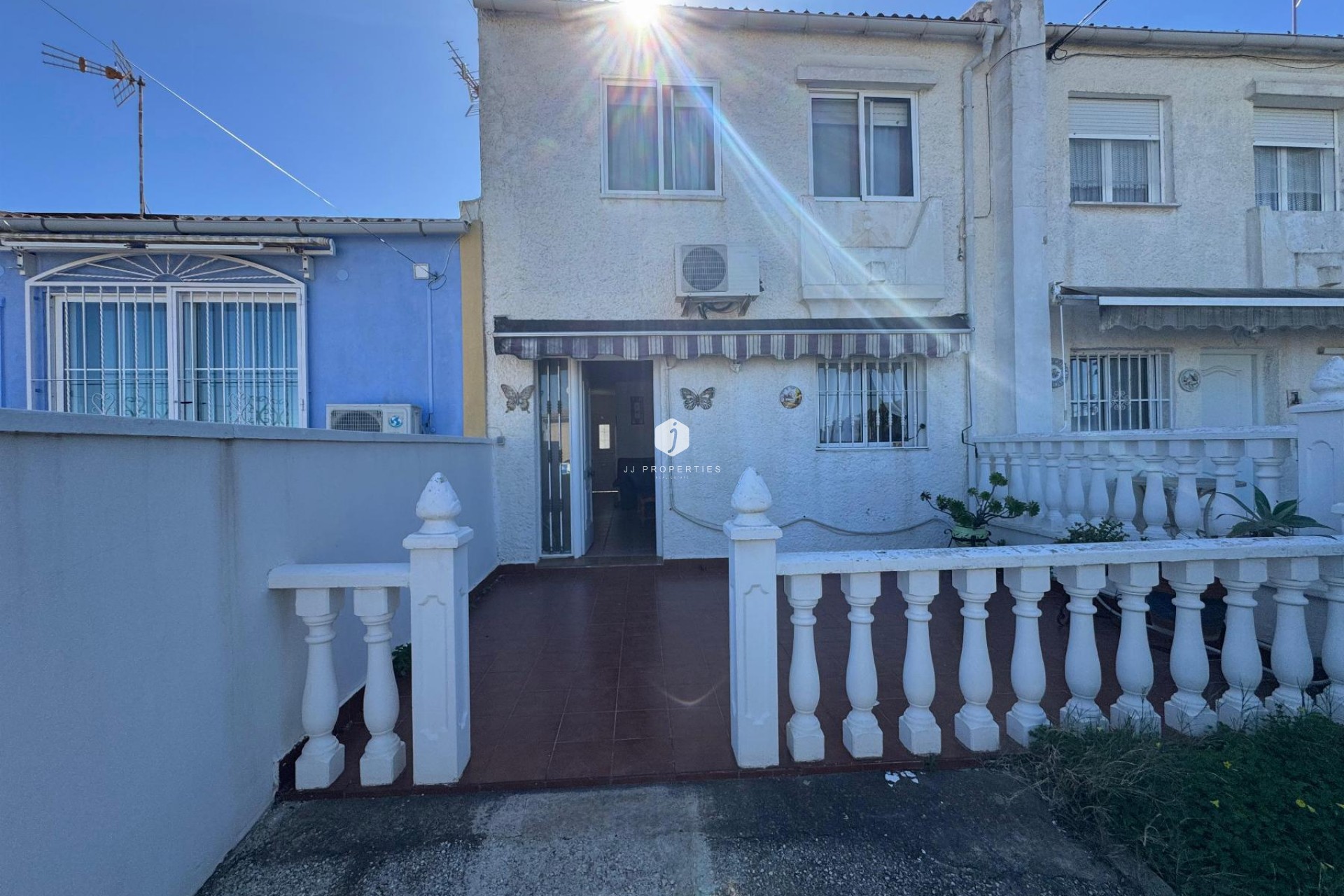 Z drugiej ręki - Szalet -
Torrevieja - Costa Blanca